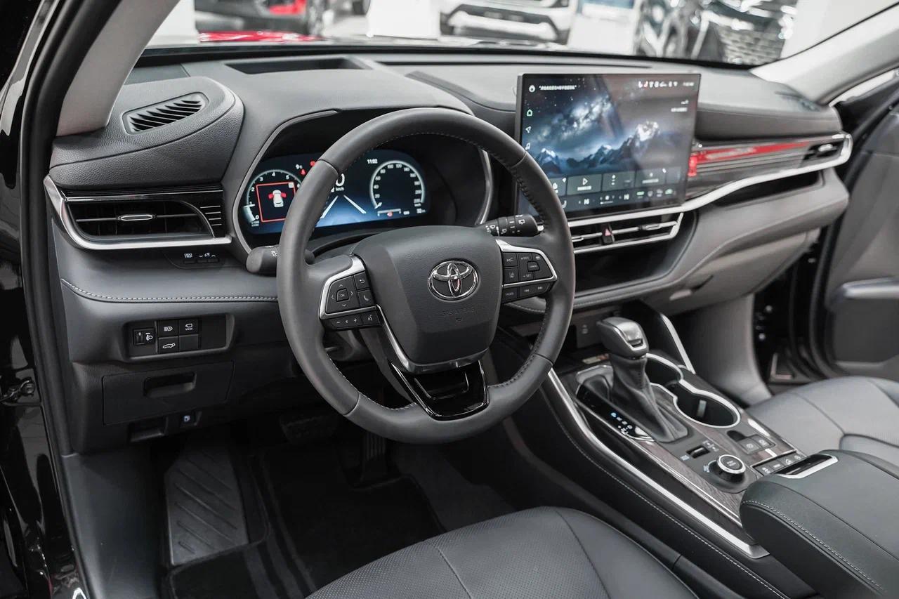 Toyota Highlander 2025, черный, ДЦ Орехово