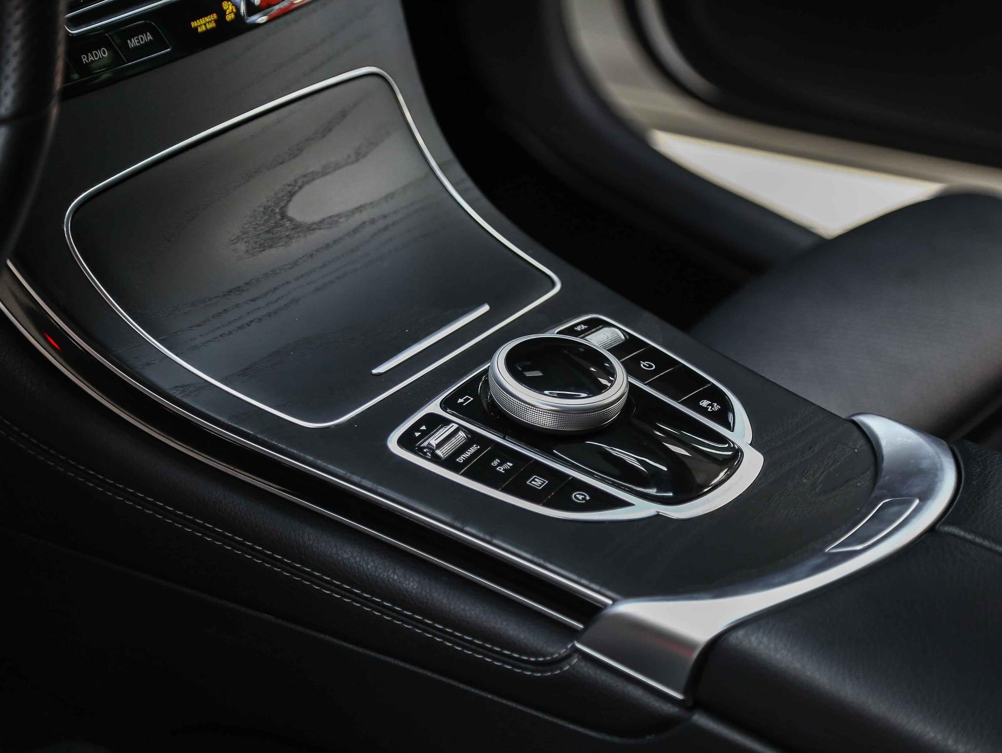 Mercedes-Benz GLC 2019, белый, ДЦ Орехово