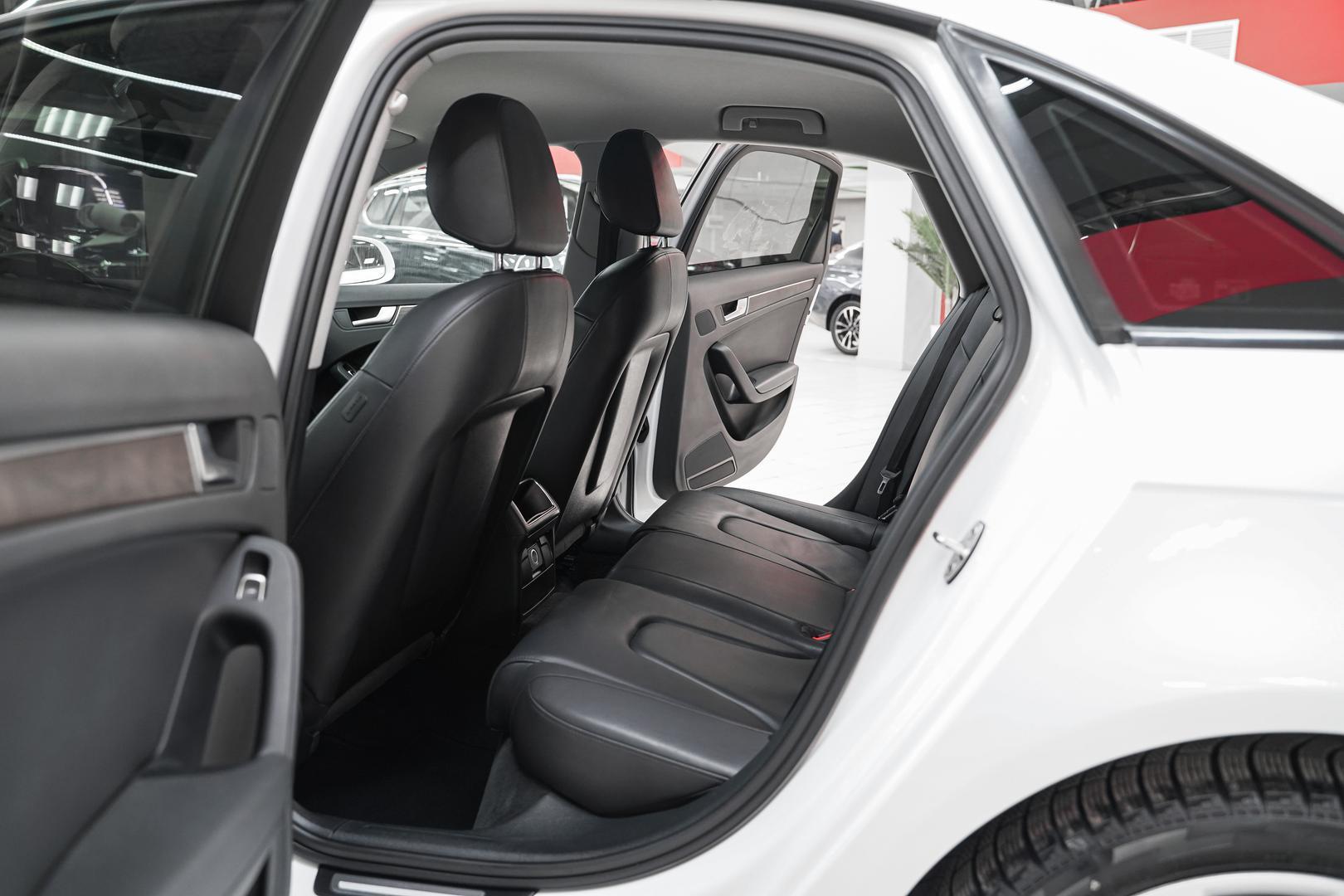 Audi A4 2015, белый, ДЦ Орехово