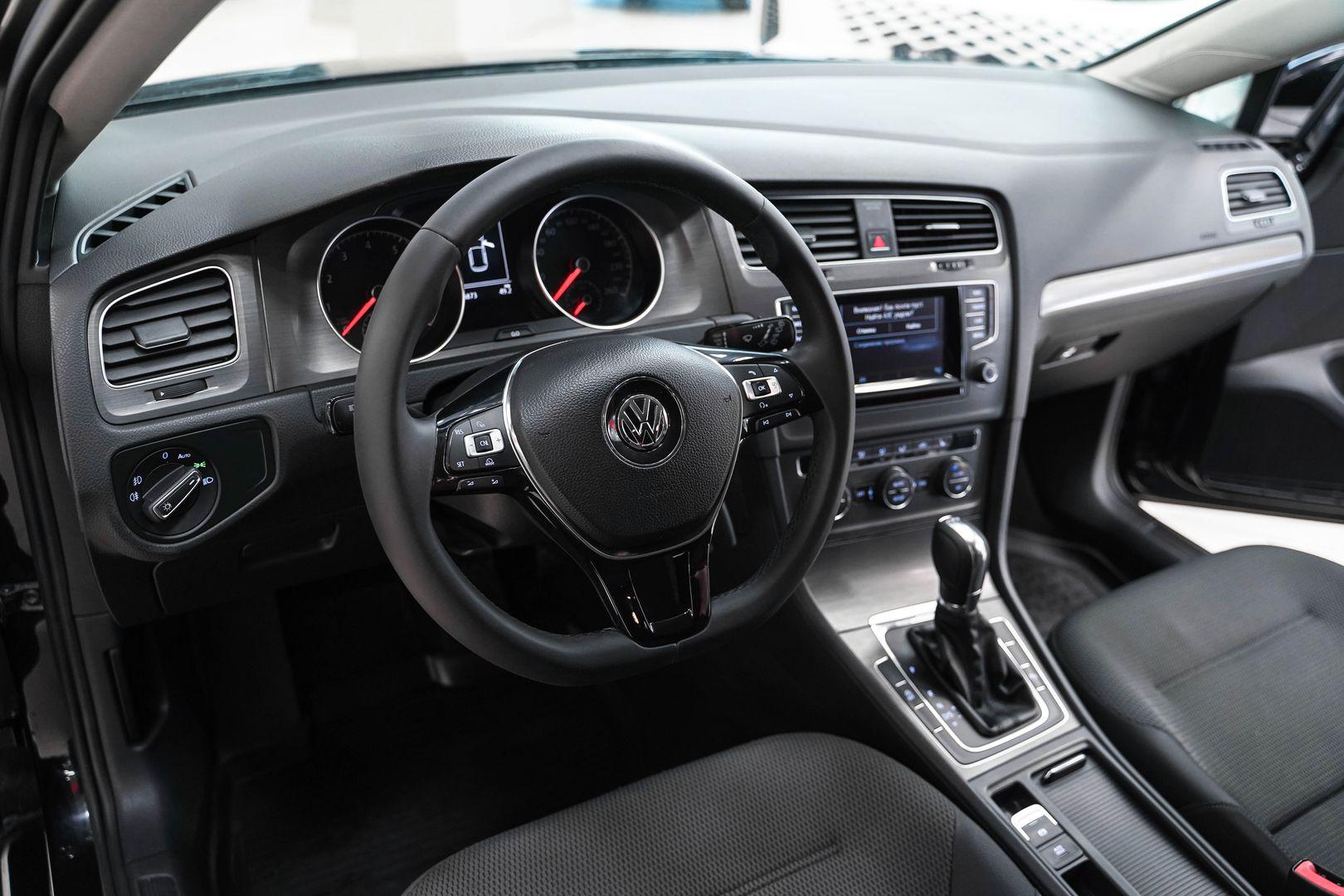 Volkswagen Golf 2013, черный, ДЦ Орехово