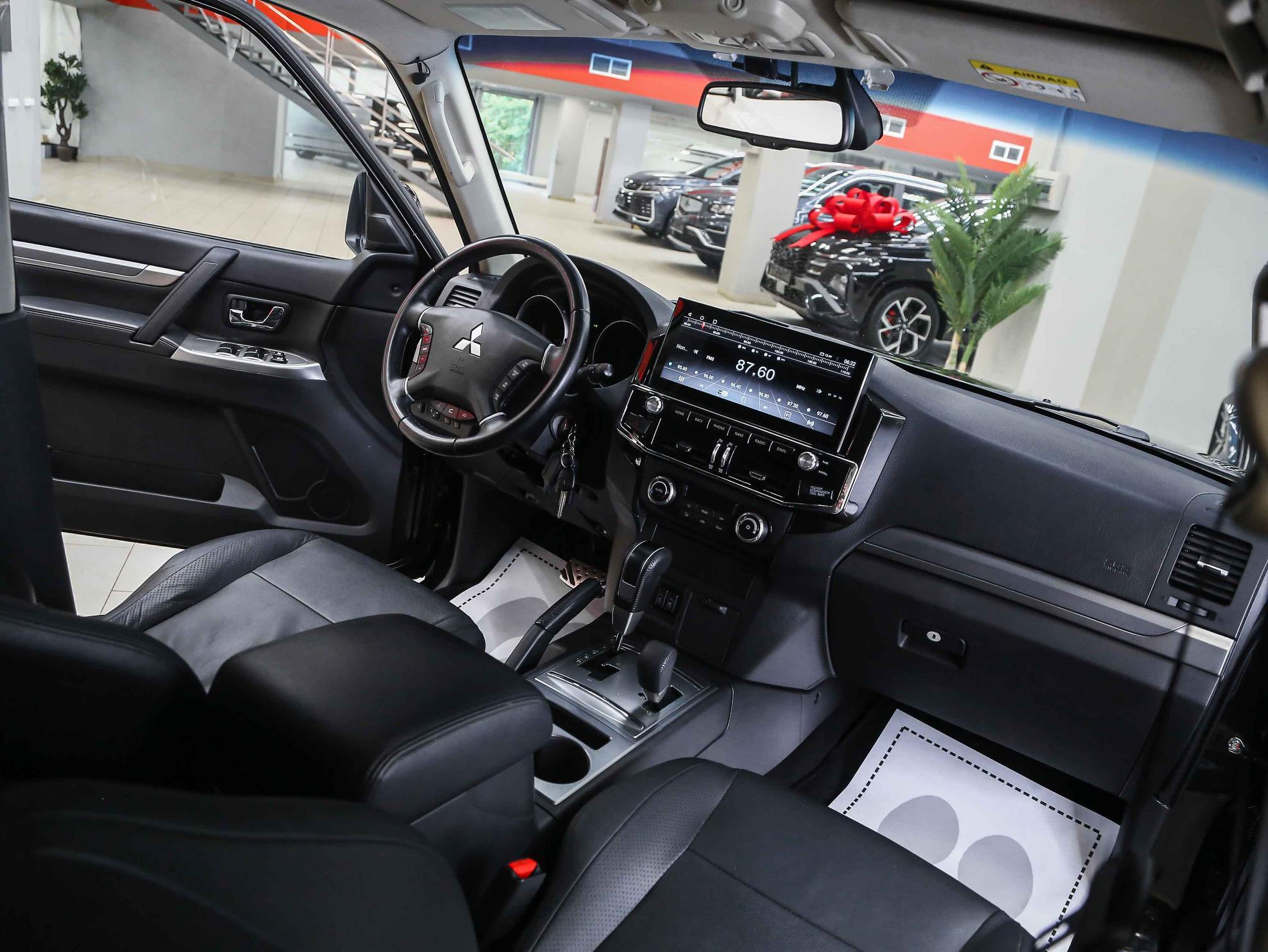 Mitsubishi Pajero 2013, черный, ДЦ Орехово