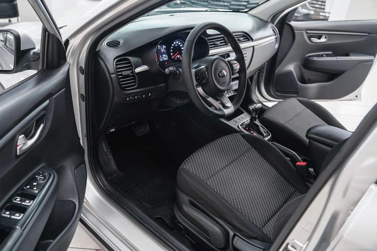 Kia Rio X-Line 2018, серебряный, ДЦ Орехово