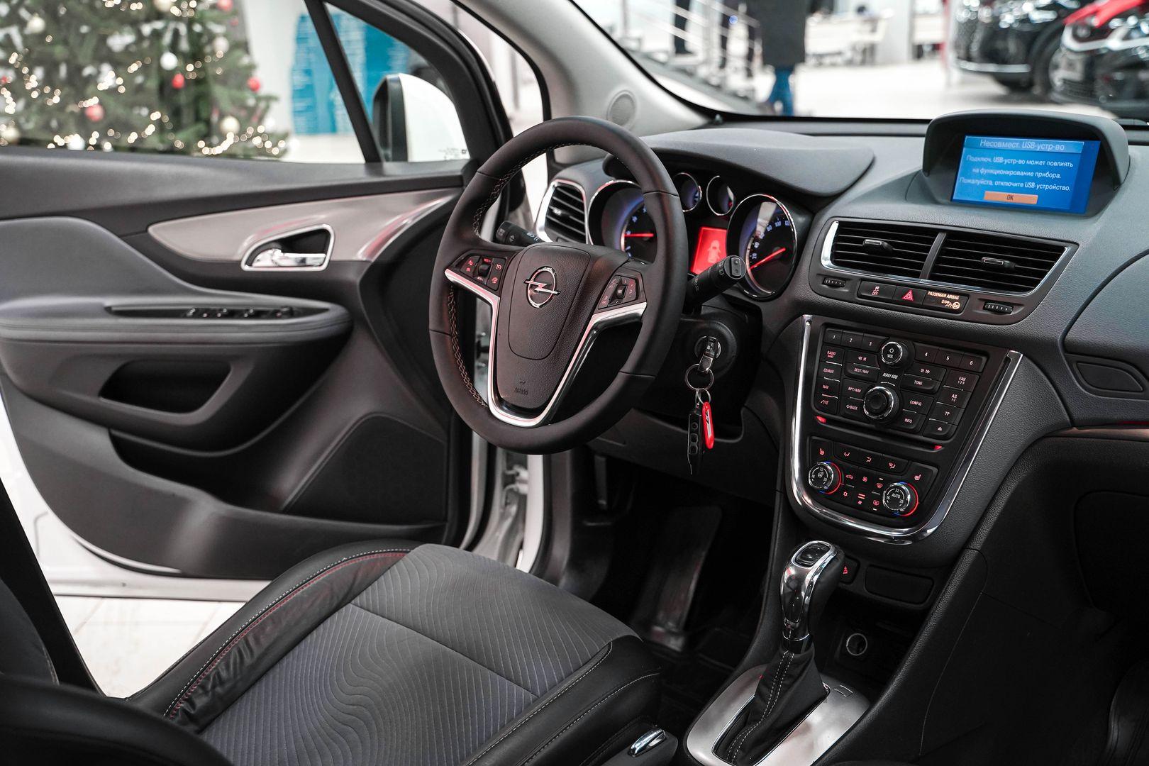 Opel Mokka 2013, белый, ДЦ Орехово