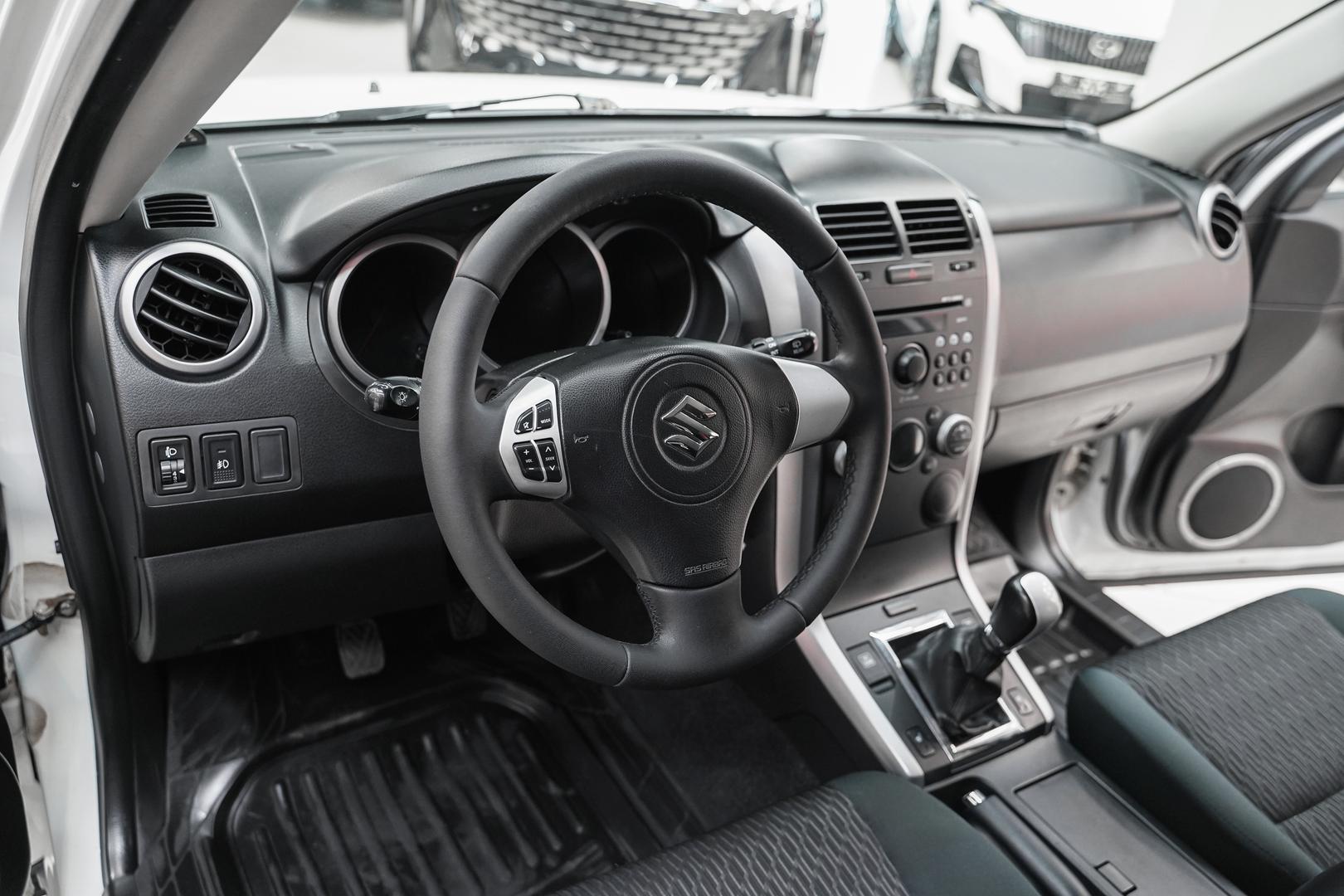 Suzuki Grand Vitara 2014, белый, ДЦ Орехово