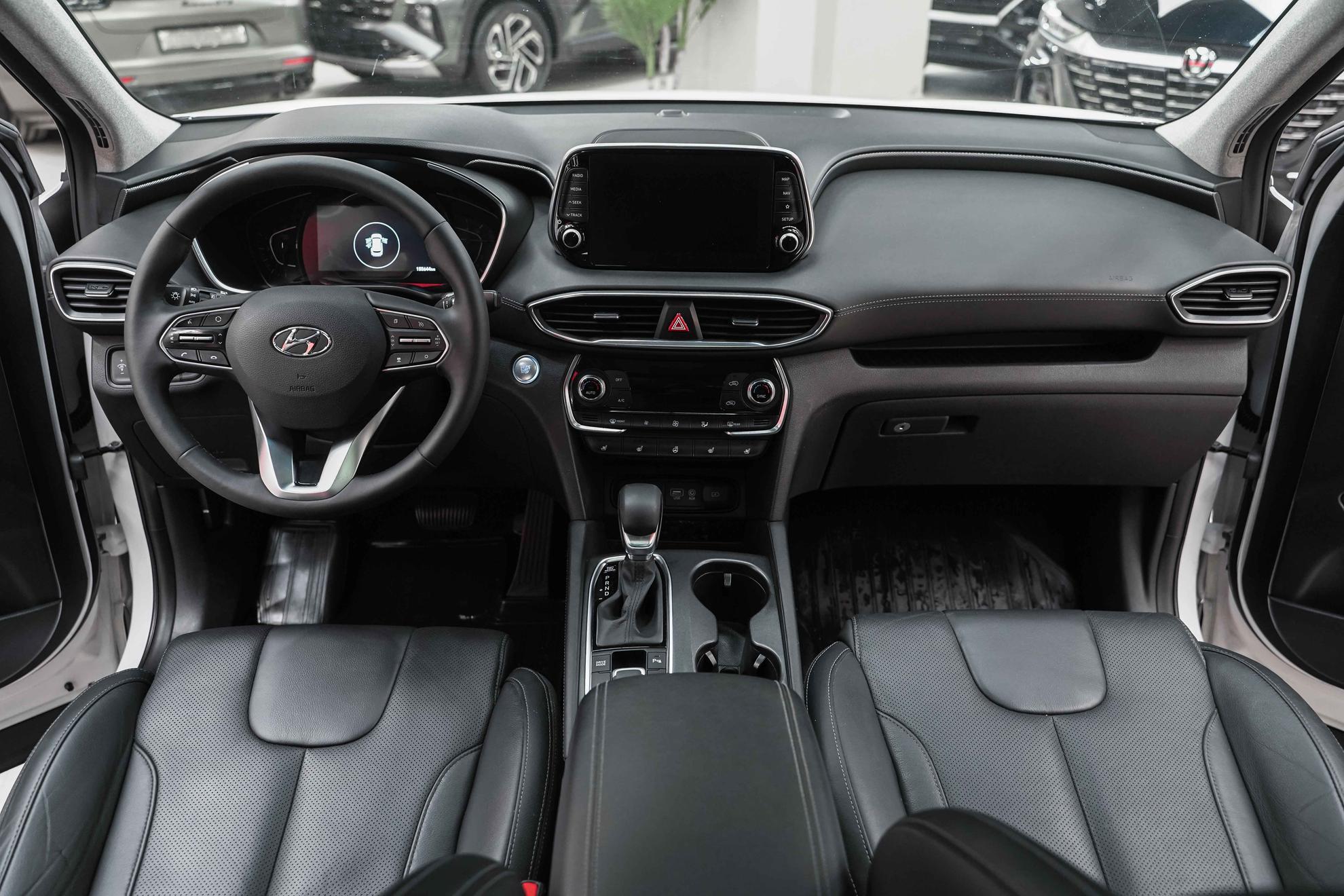 Hyundai Santa Fe 2018, белый, ДЦ Орехово
