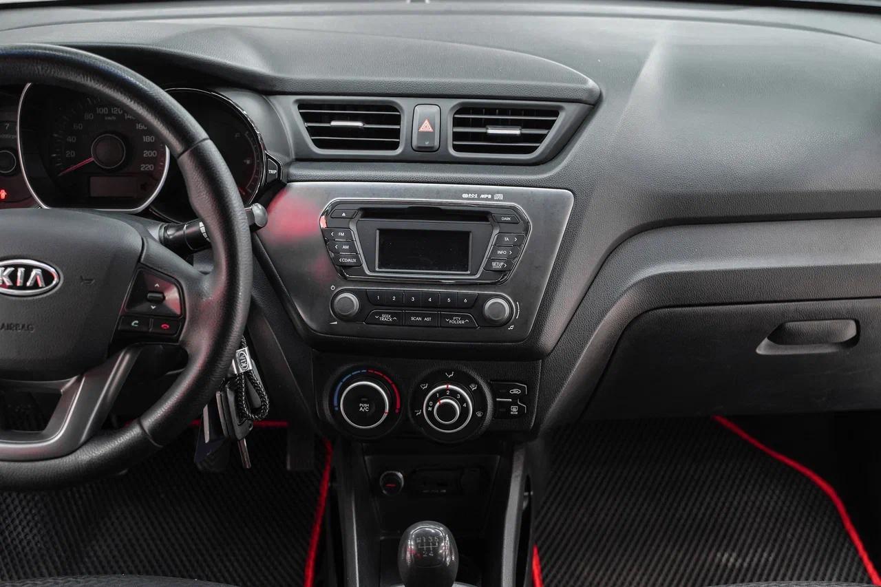 Kia Rio 2011, белый, ДЦ Орехово