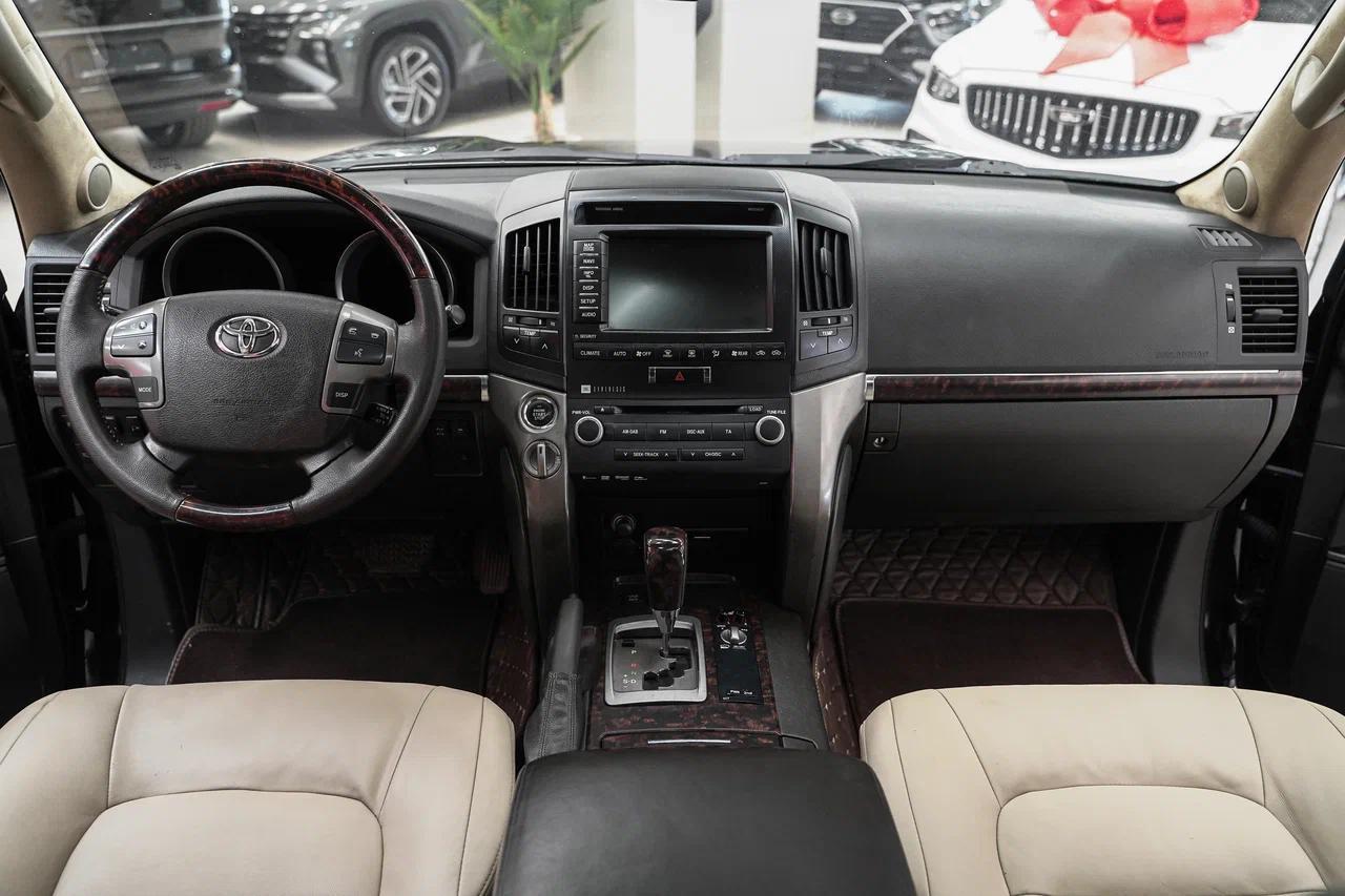 Toyota Land Cruiser 2010, черный, ДЦ Орехово