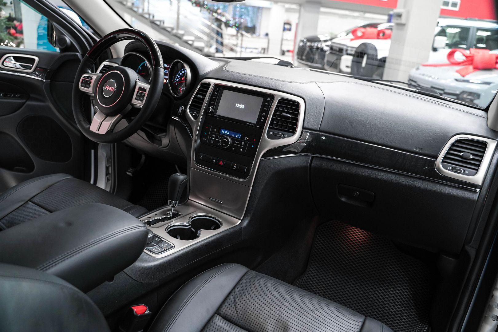 Jeep Grand Cherokee 2012, белый, ДЦ Орехово