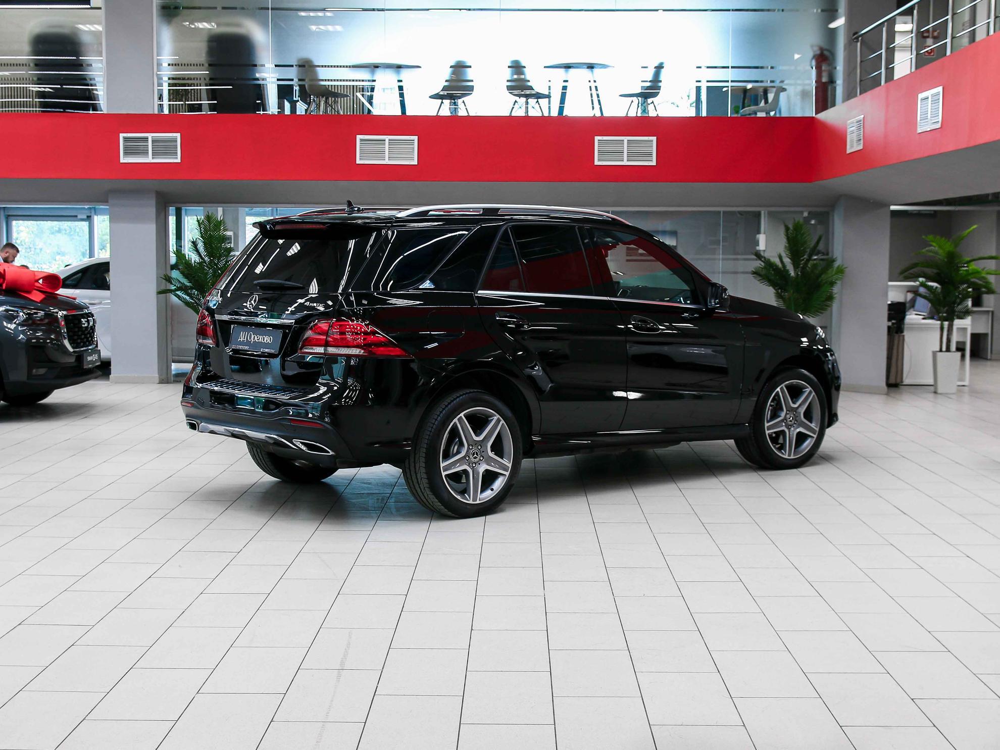 Mercedes-Benz GLE 2017, черный, ДЦ Орехово