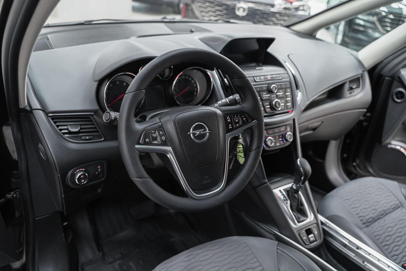 Opel Zafira 2013, коричневый, ДЦ Орехово