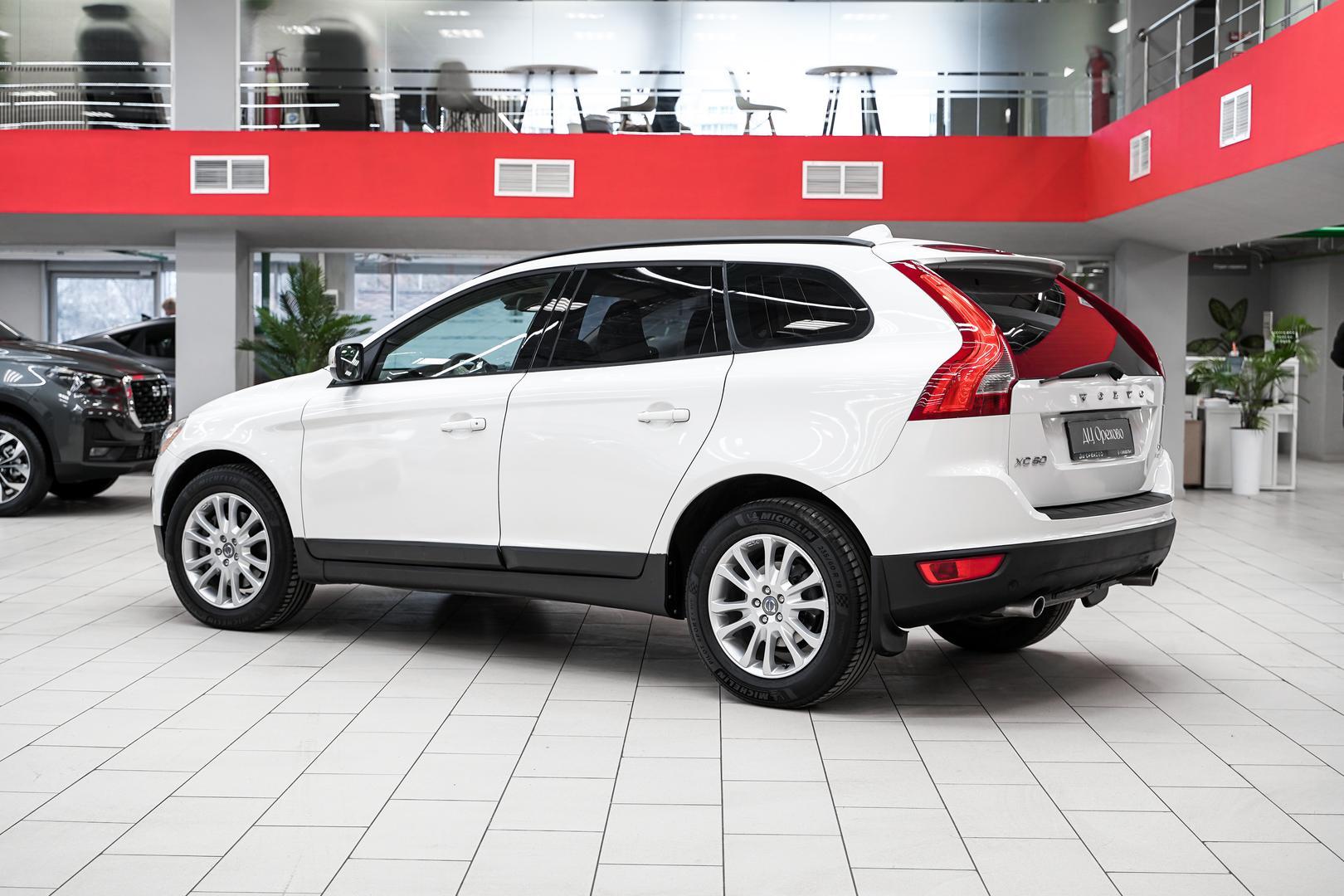Volvo XC60 2010, белый, ДЦ Орехово