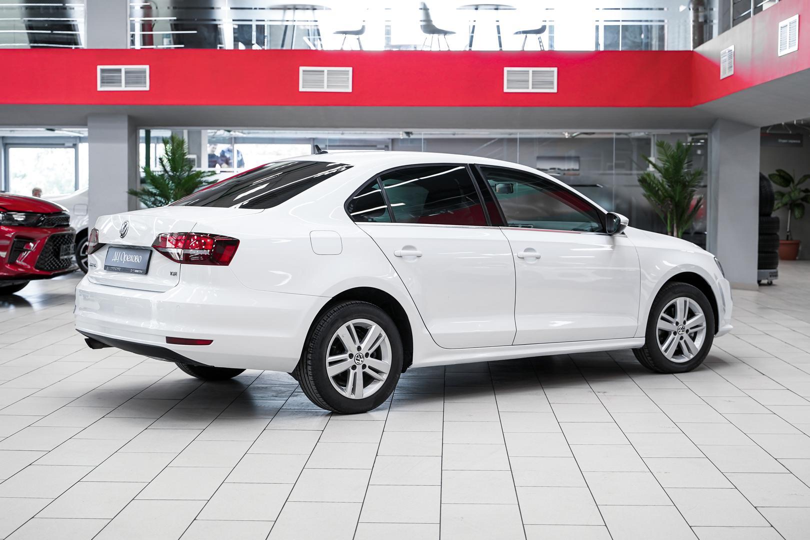 Volkswagen Jetta 2016, белый, ДЦ Орехово