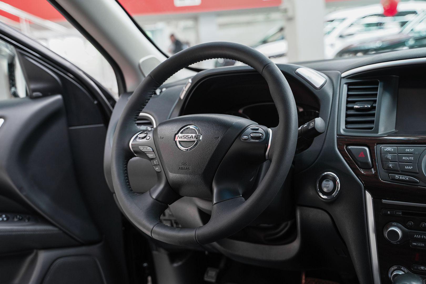 Nissan Pathfinder 2016, черный, ДЦ Орехово