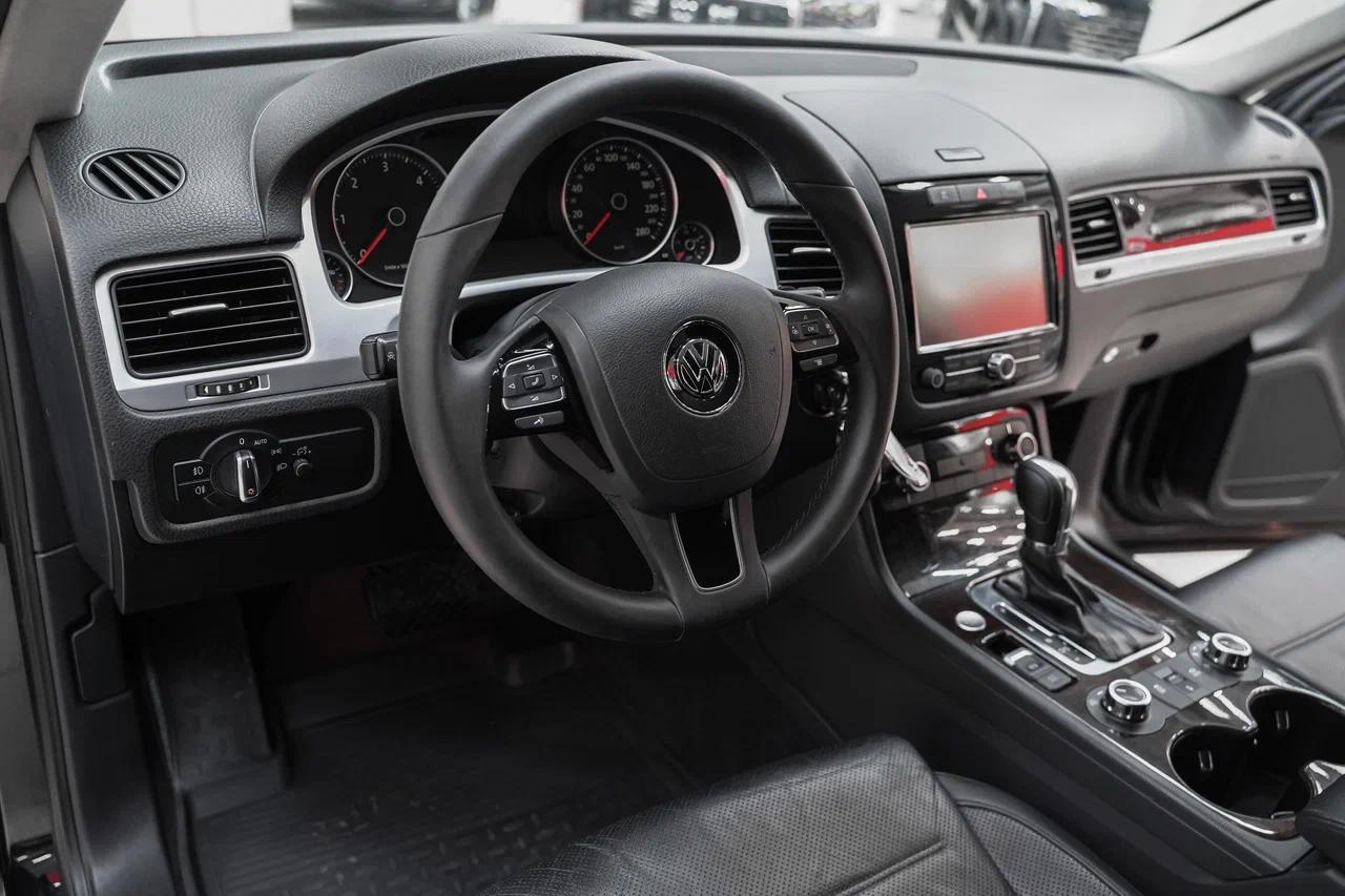 Volkswagen Touareg 2013, черный, ДЦ Орехово