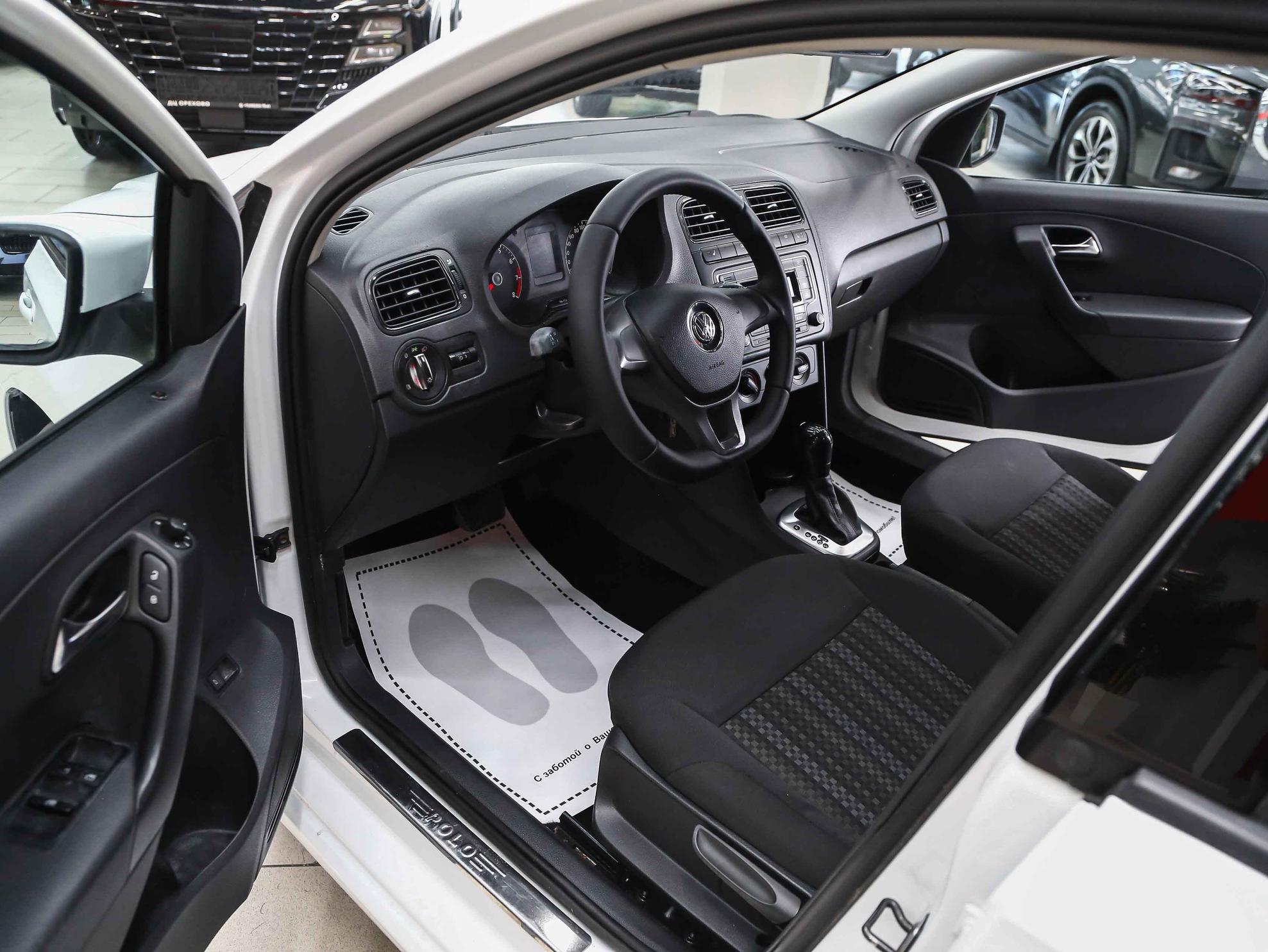 Volkswagen Polo 2018, белый, ДЦ Орехово