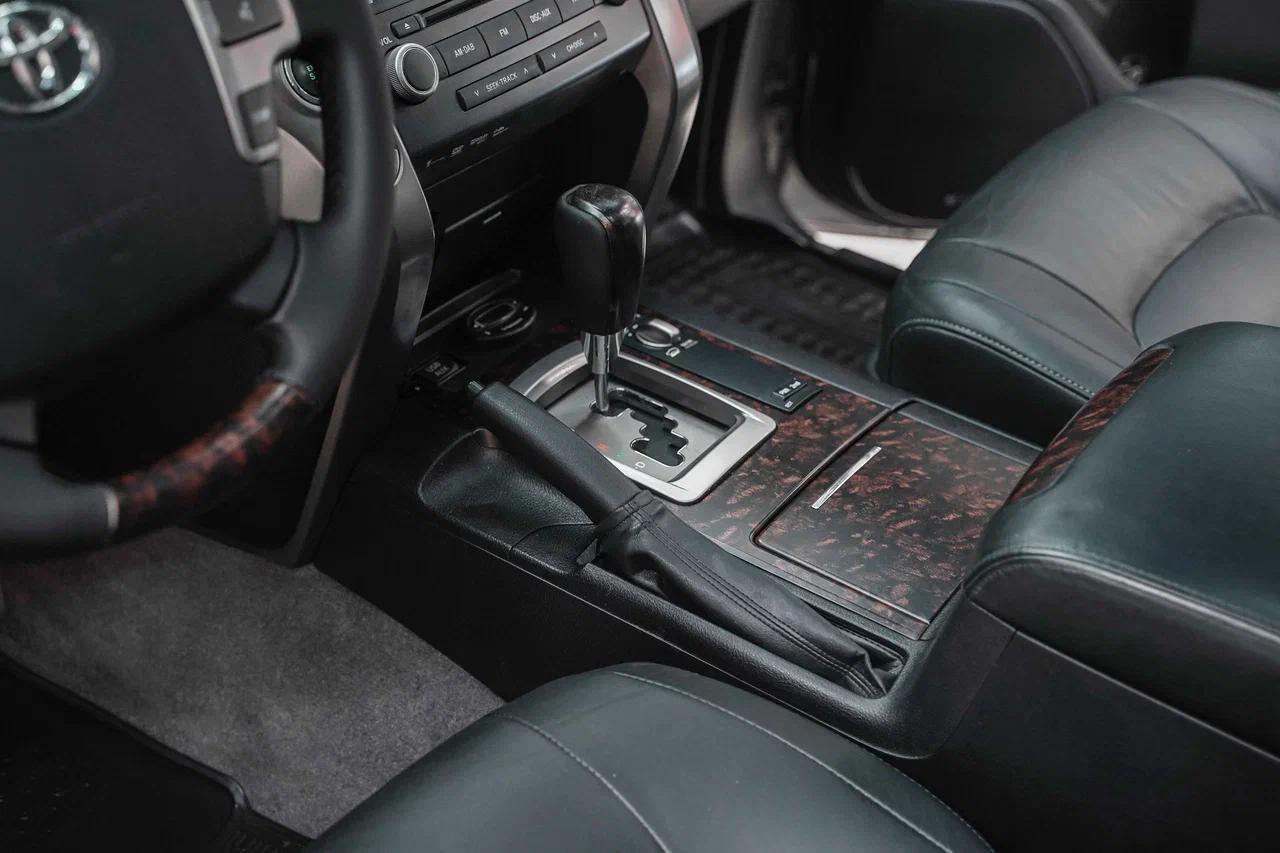 Toyota Land Cruiser 2011, серебряный, ДЦ Орехово