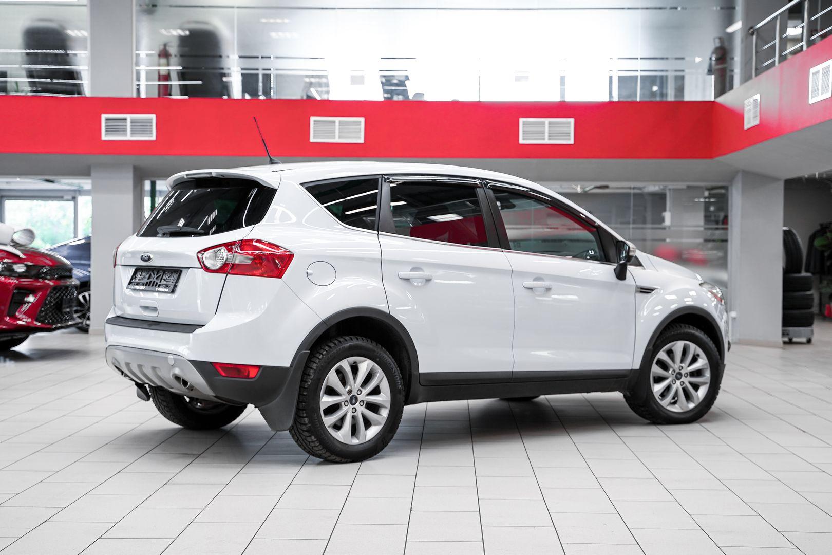 Ford Kuga 2012, белый, ДЦ Орехово