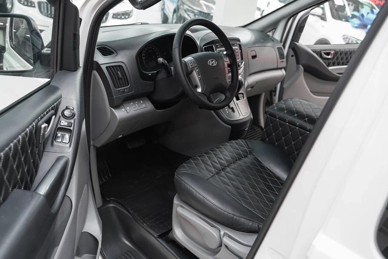 Hyundai H-1 2015, белый, ДЦ Орехово