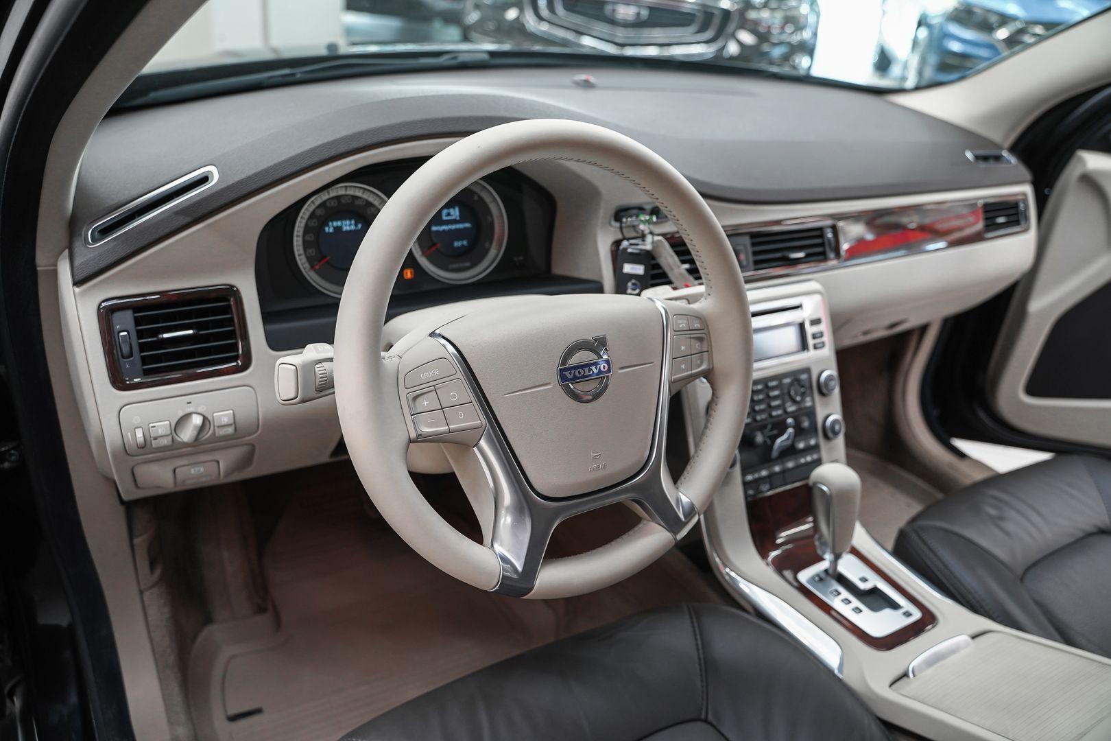 Volvo XC70 2011, черный, ДЦ Орехово