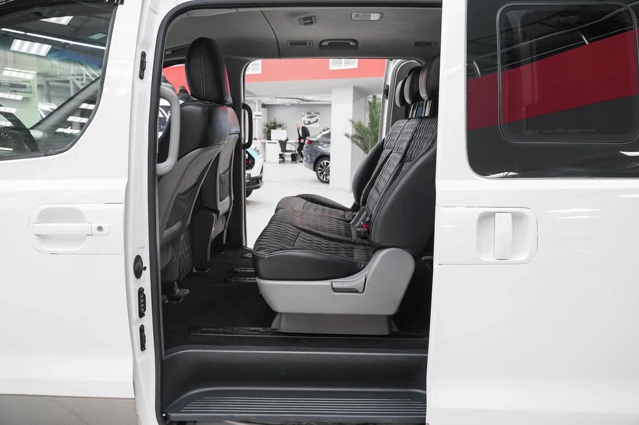 Hyundai H-1 2015, белый, ДЦ Орехово