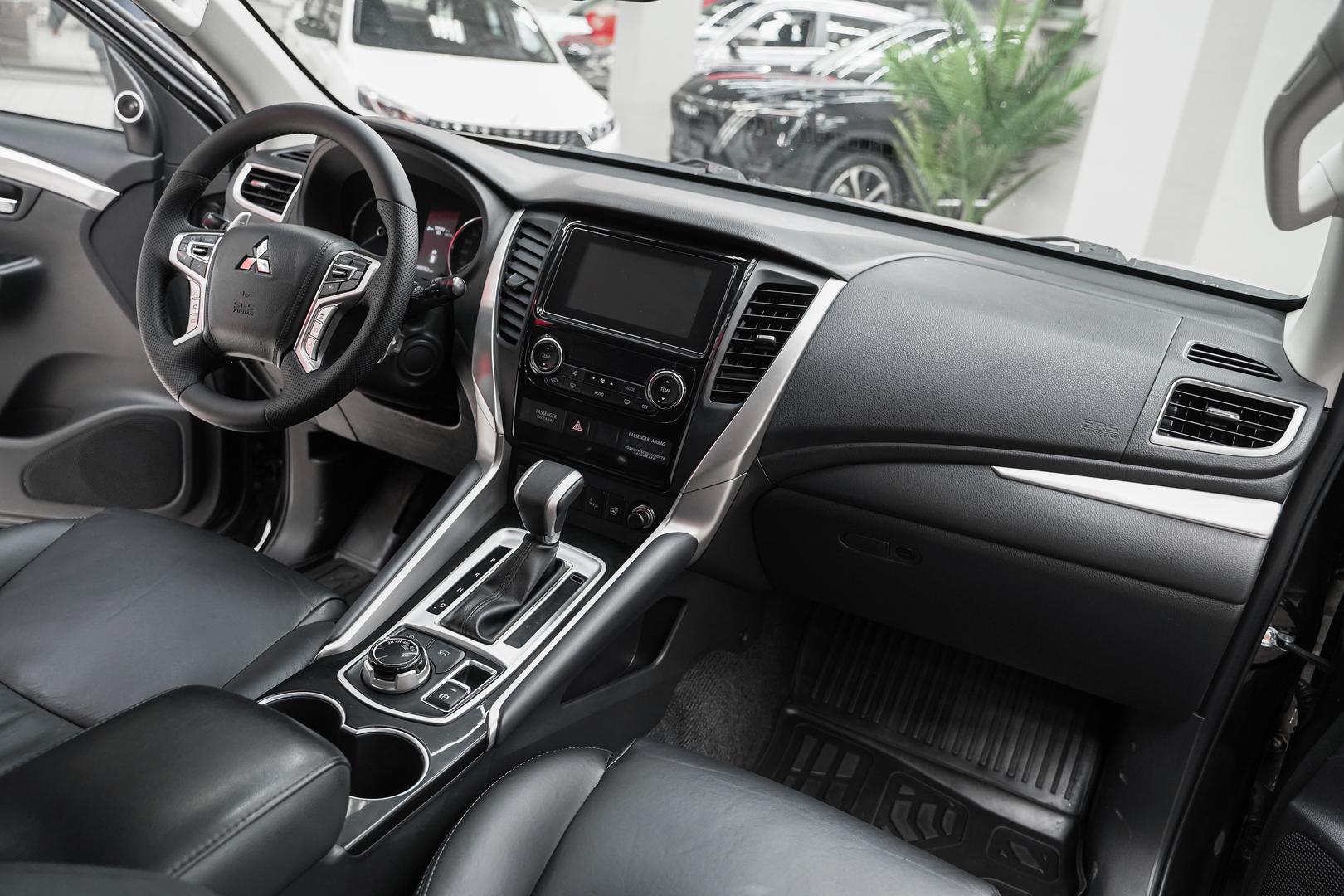 Mitsubishi Pajero Sport 2018, черный, ДЦ Орехово