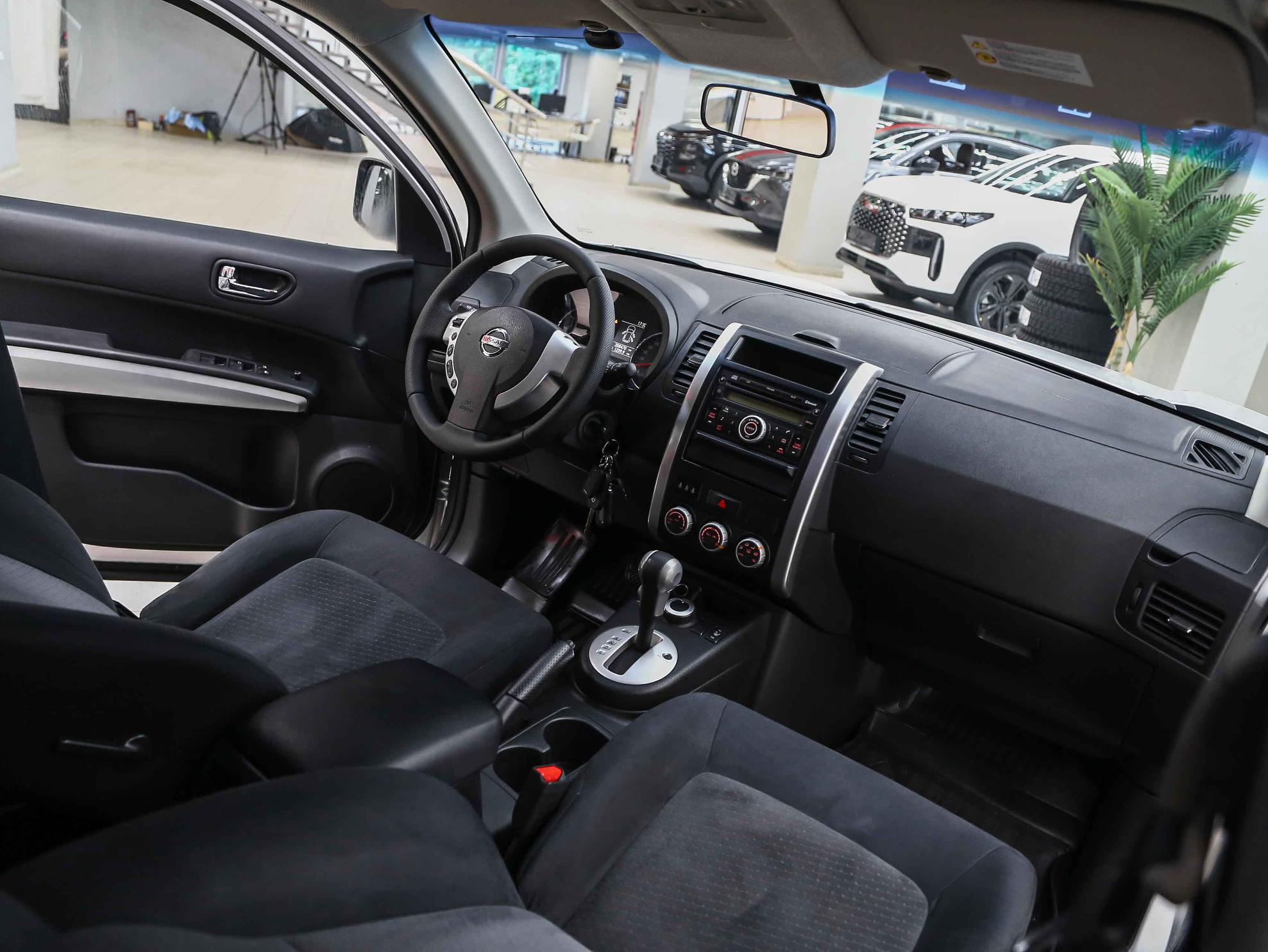 Nissan X-Trail 2011, серебряный, ДЦ Орехово
