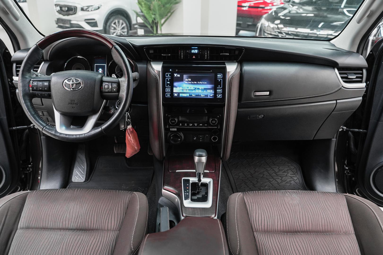 Toyota Fortuner 2017, коричневый, ДЦ Орехово