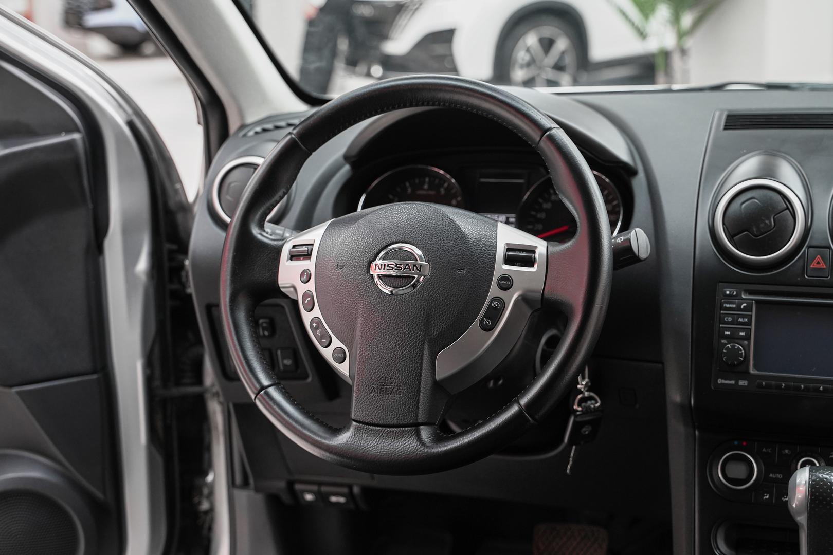 Nissan Qashqai 2010, серебряный, ДЦ Орехово