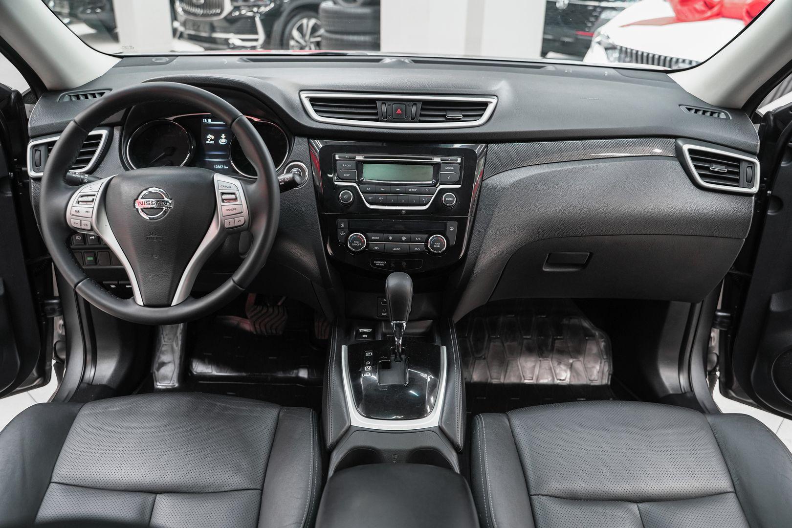 Nissan X-Trail 2015, серый, ДЦ Орехово