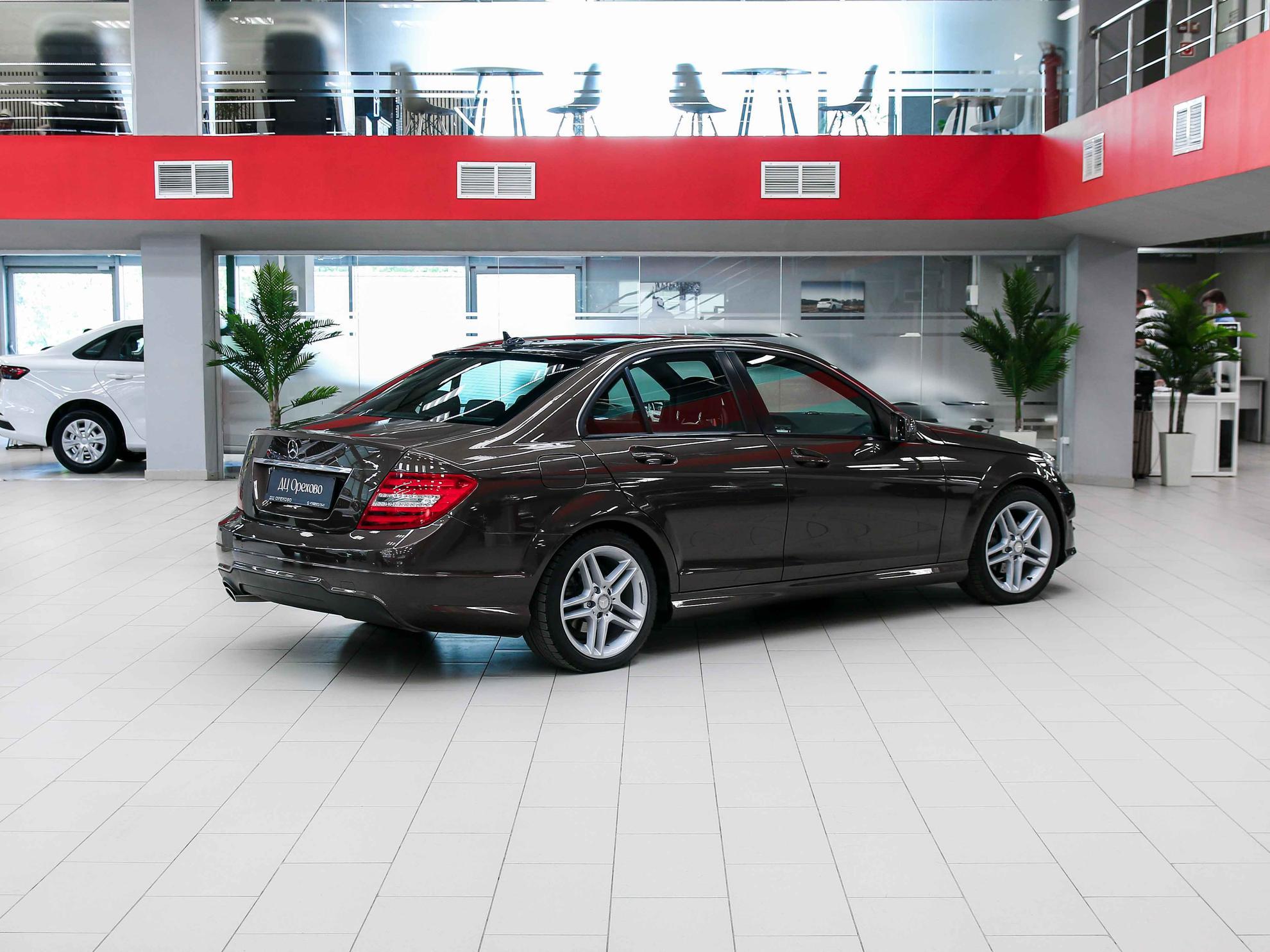 Mercedes-Benz C-Класс 2013, коричневый, ДЦ Орехово