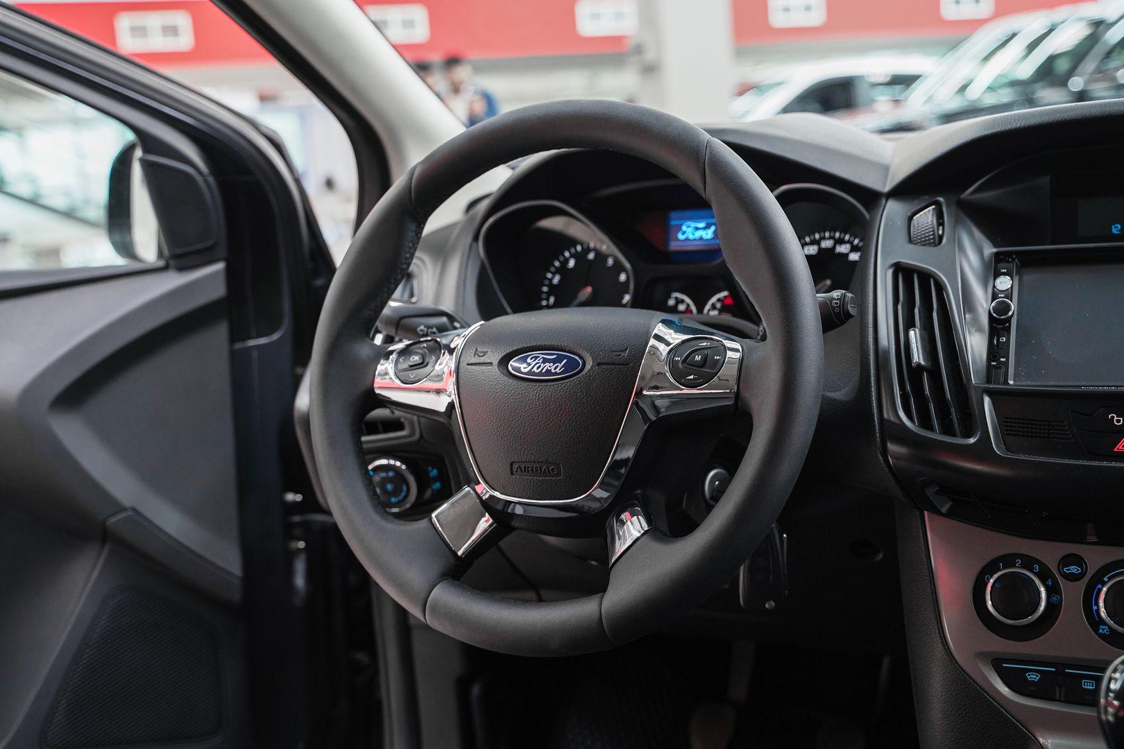 Ford Focus 2013, серый, ДЦ Орехово