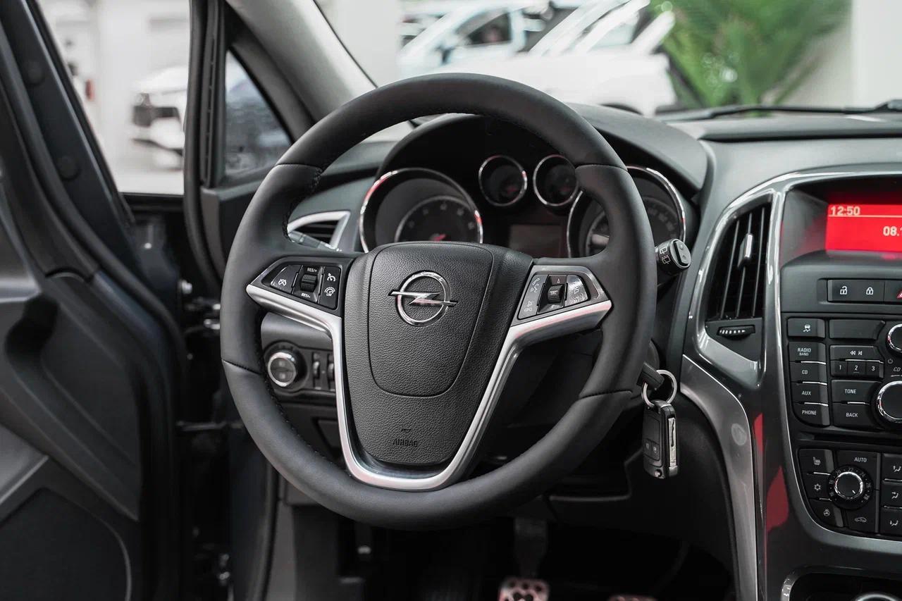 Opel Astra 2013, серый, ДЦ Орехово