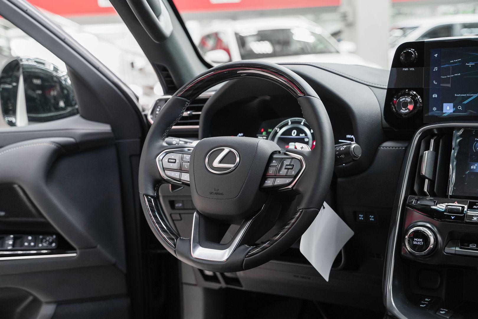 Lexus LX 2024, черный, ДЦ Орехово