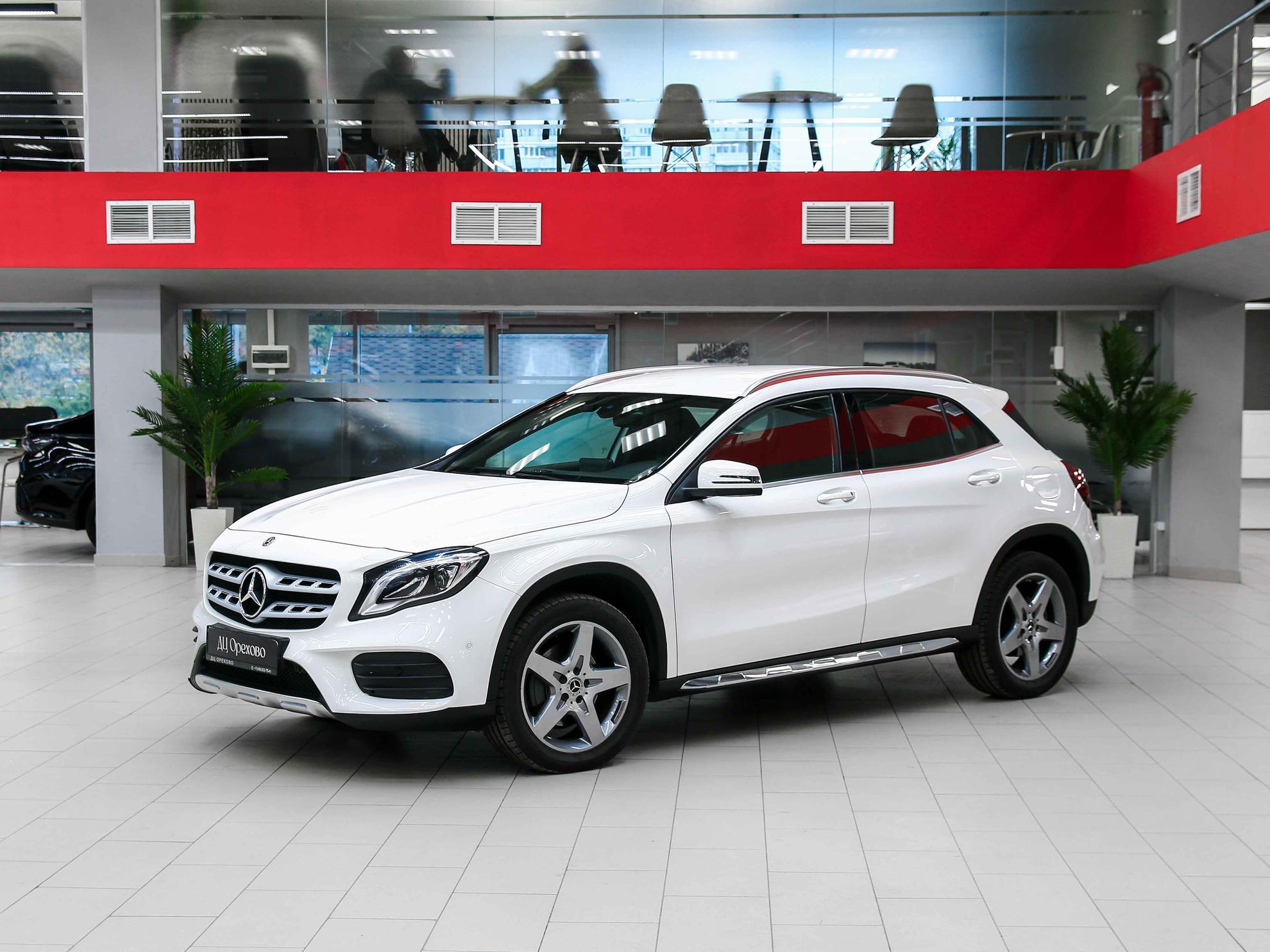 Mercedes-Benz GLA 2018, белый, ДЦ Орехово
