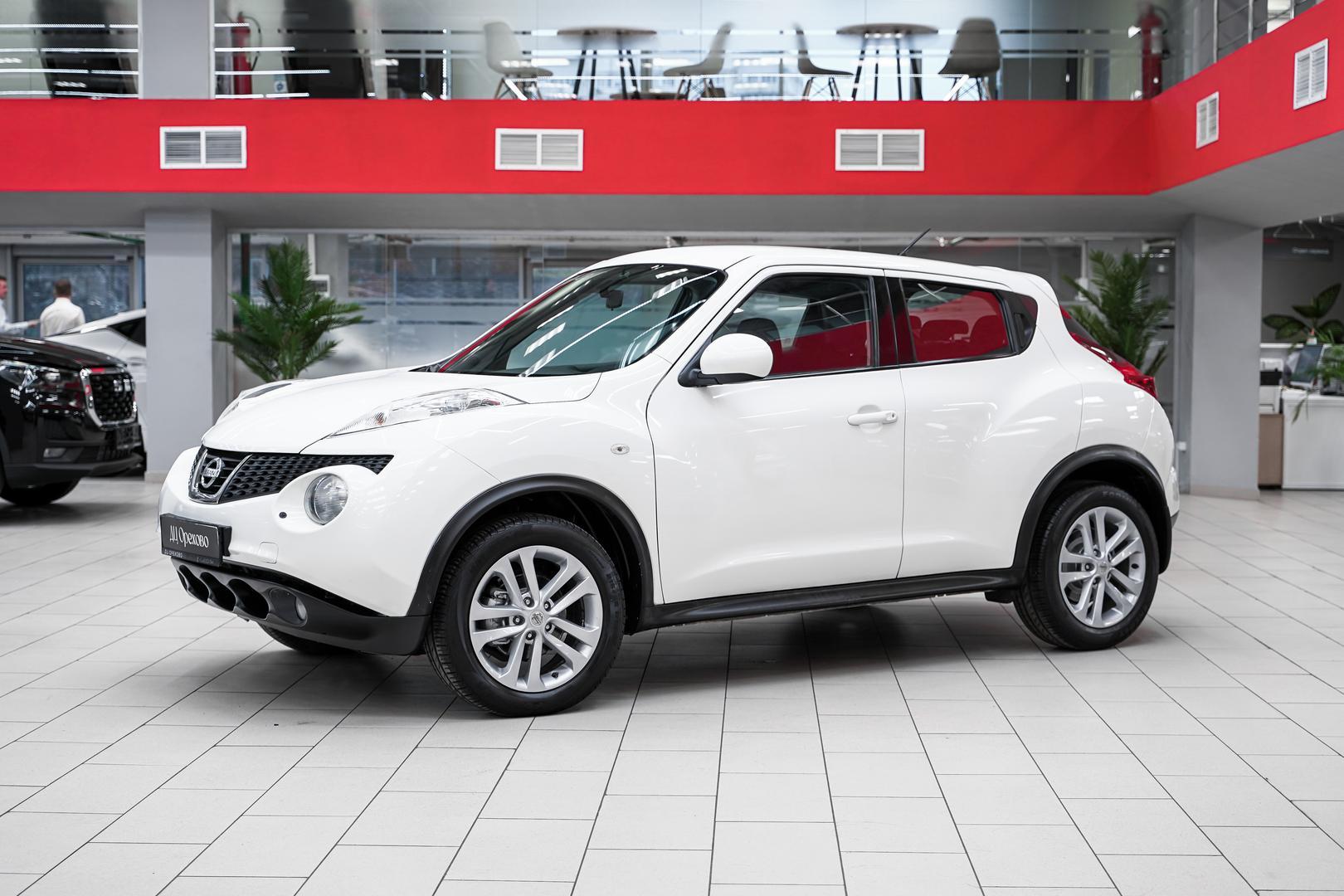 Nissan Juke 2013, белый, ДЦ Орехово