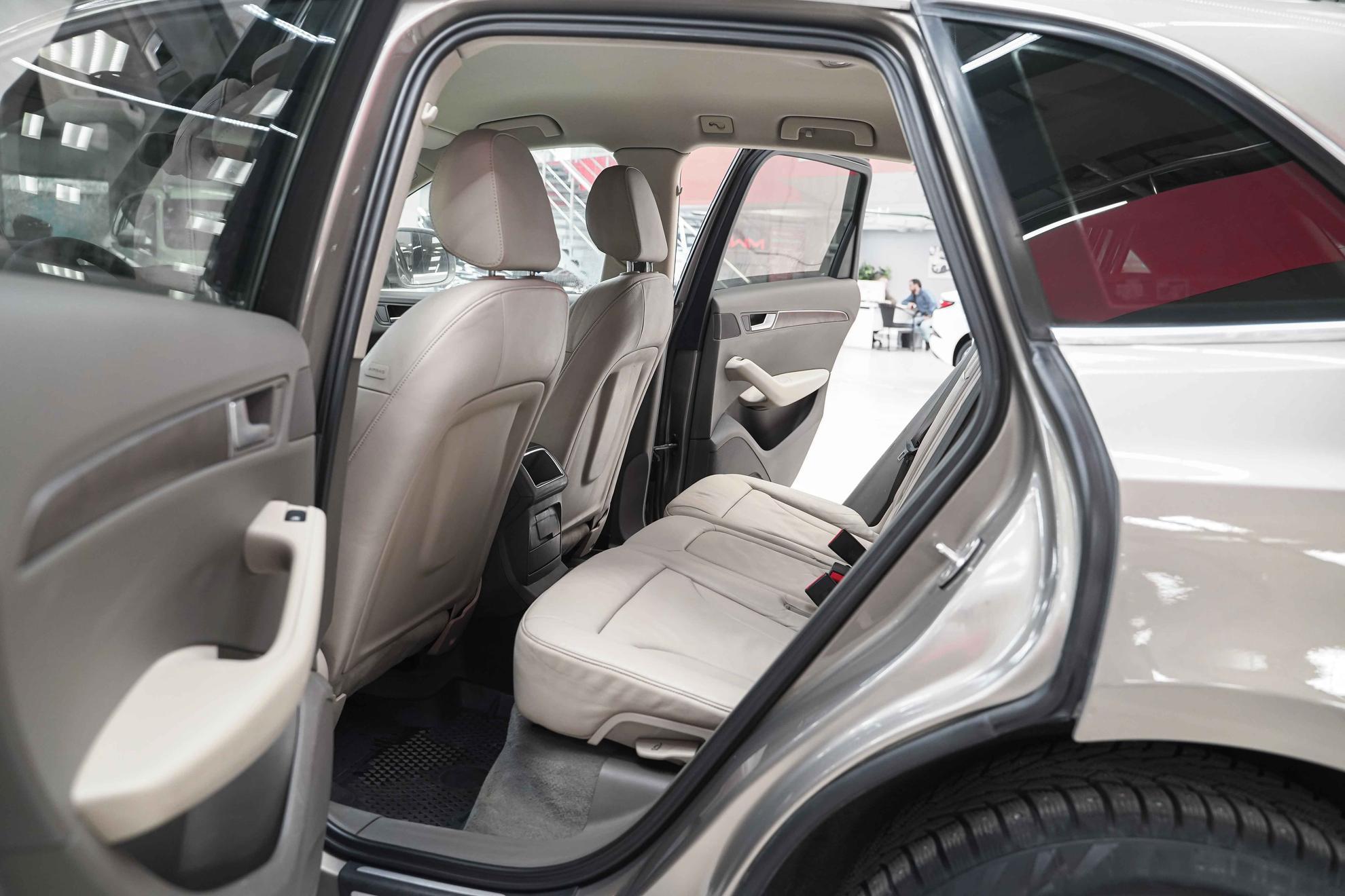 Audi Q5 2010, бежевый, ДЦ Орехово