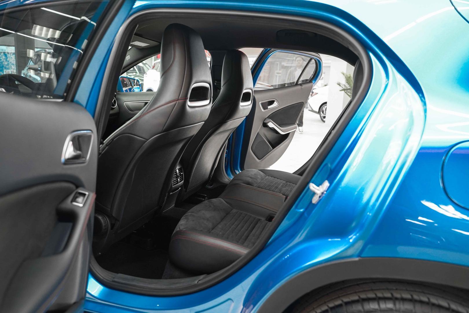 Mercedes-Benz GLA 2014, синий, ДЦ Орехово