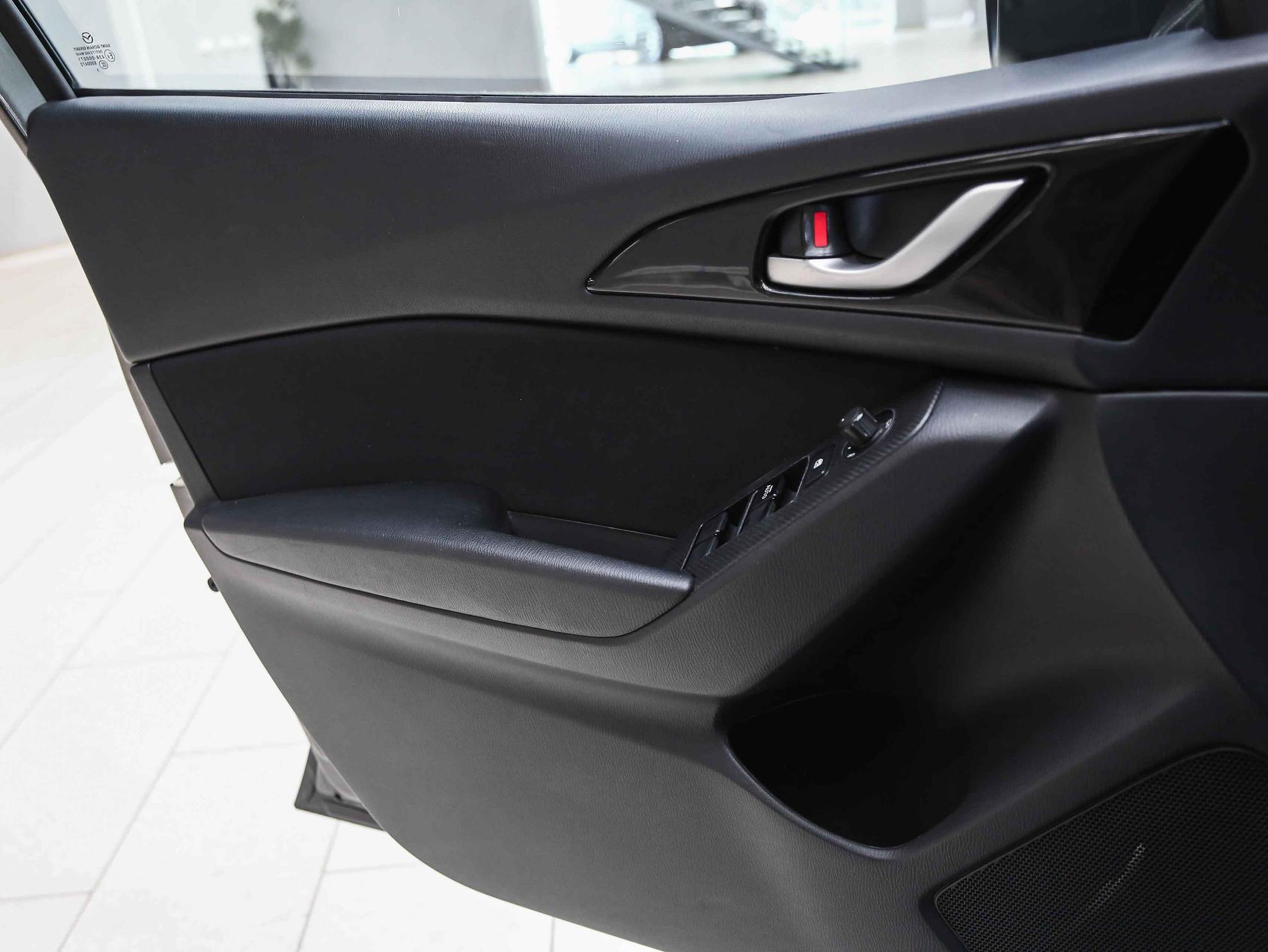 Mazda 3 2014, коричневый, ДЦ Орехово