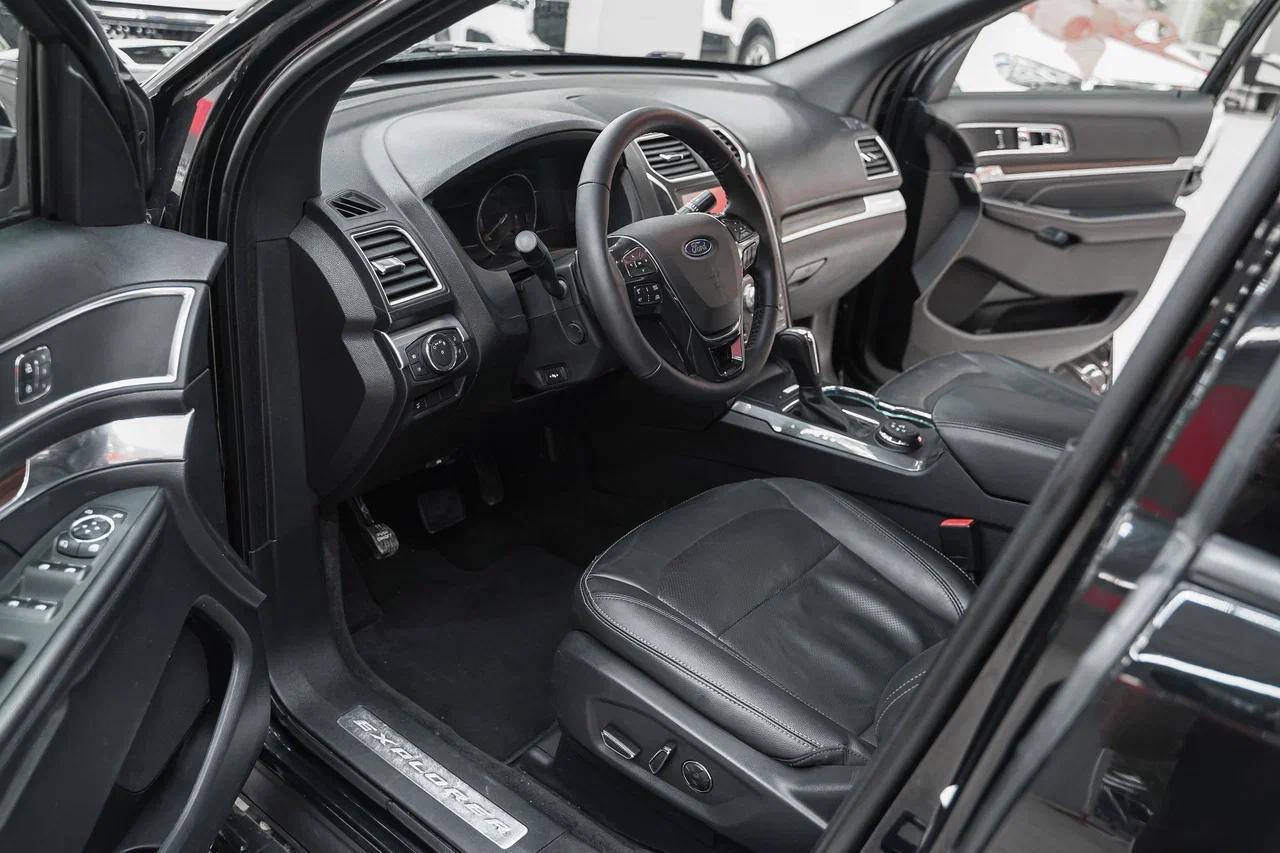 Ford Explorer 2016, черный, ДЦ Орехово