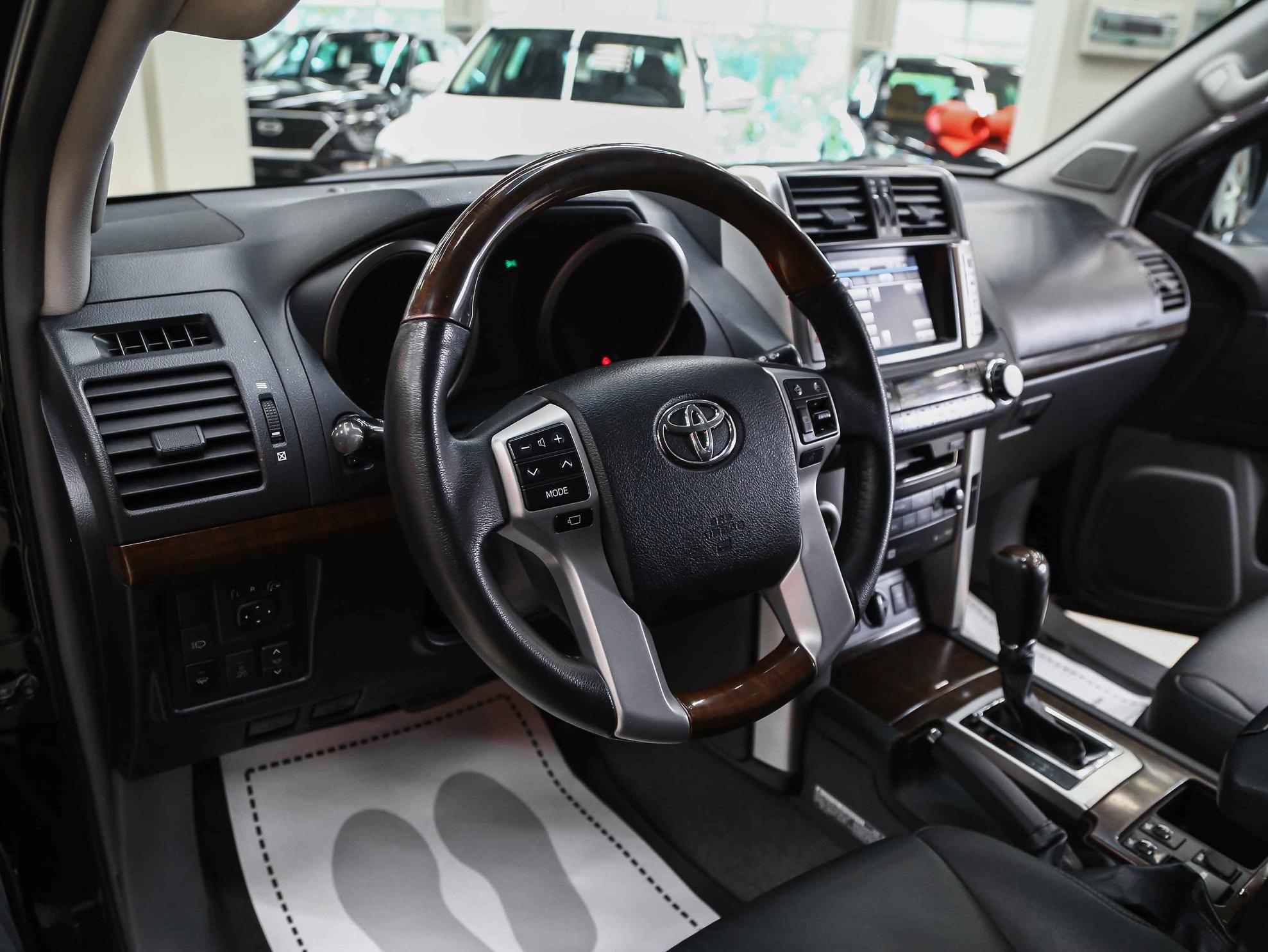 Toyota Land Cruiser Prado 2013, черный, ДЦ Орехово