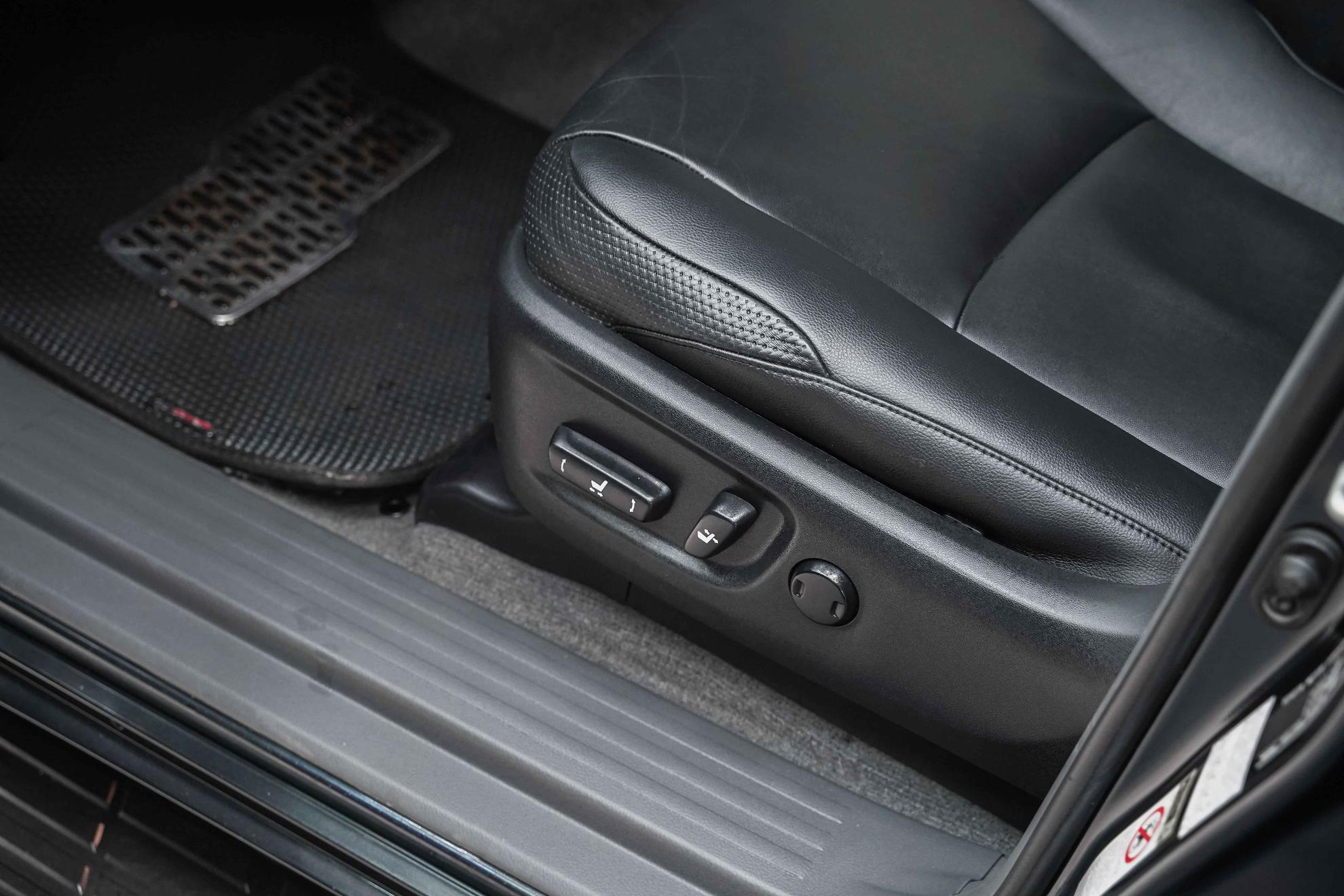 Toyota Land Cruiser Prado 2013, серый, ДЦ Орехово