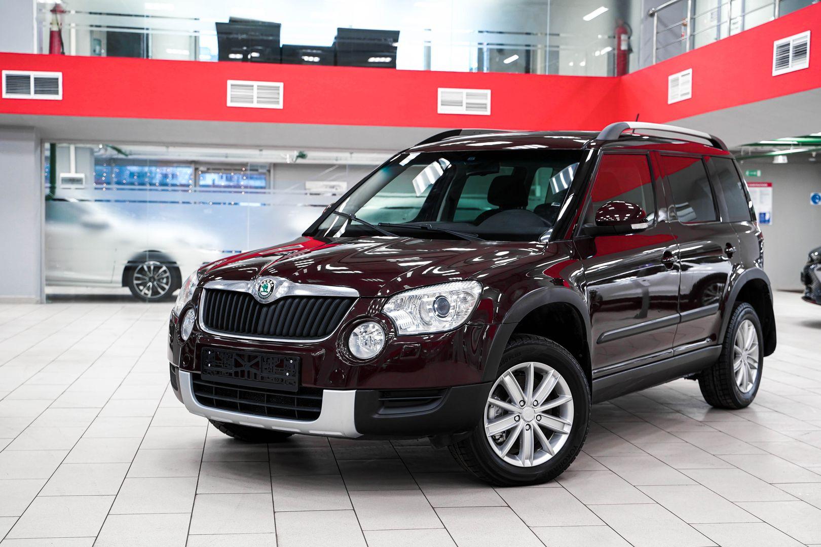 Skoda Yeti 2013, пурпурный, ДЦ Орехово
