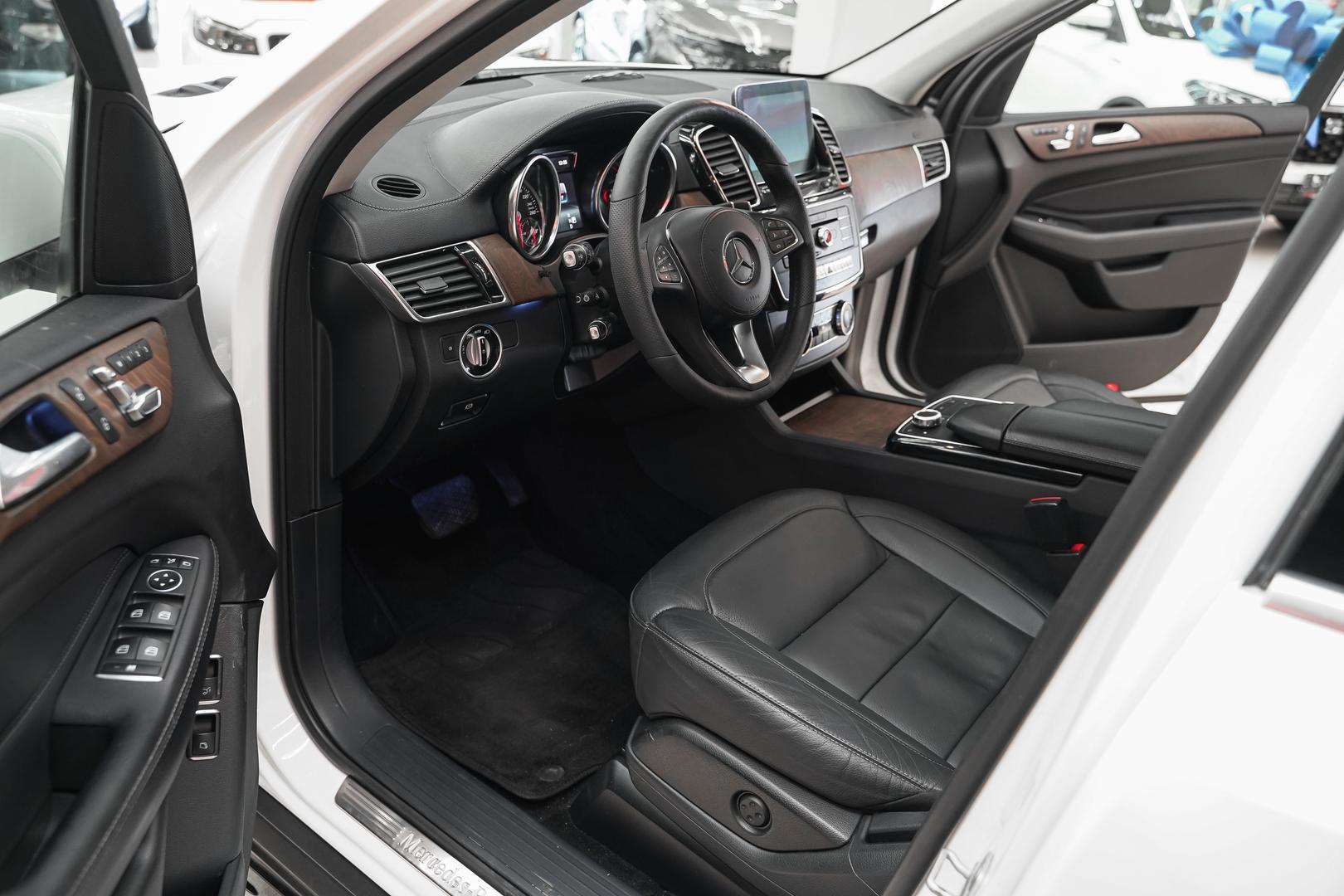 Mercedes-Benz GLS 2016, белый, ДЦ Орехово