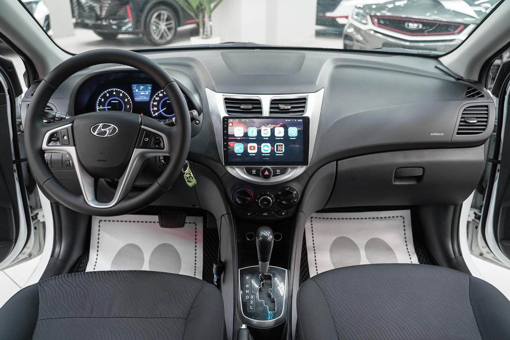 Hyundai Solaris 2014, белый, ДЦ Орехово
