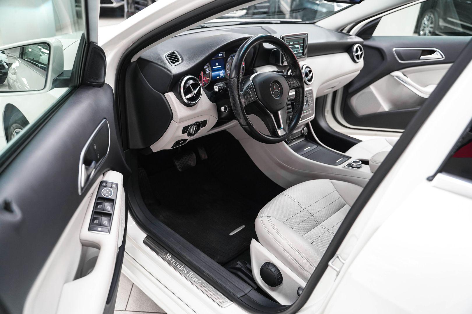 Mercedes-Benz A-Класс 2013, белый, ДЦ Орехово