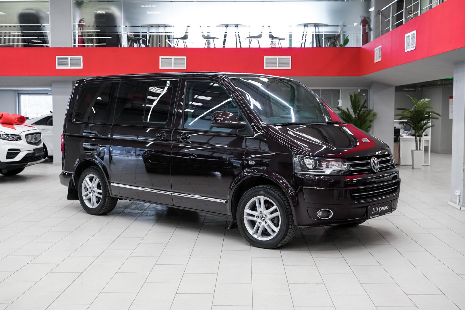 Volkswagen Multivan 2014, пурпурный, ДЦ Орехово