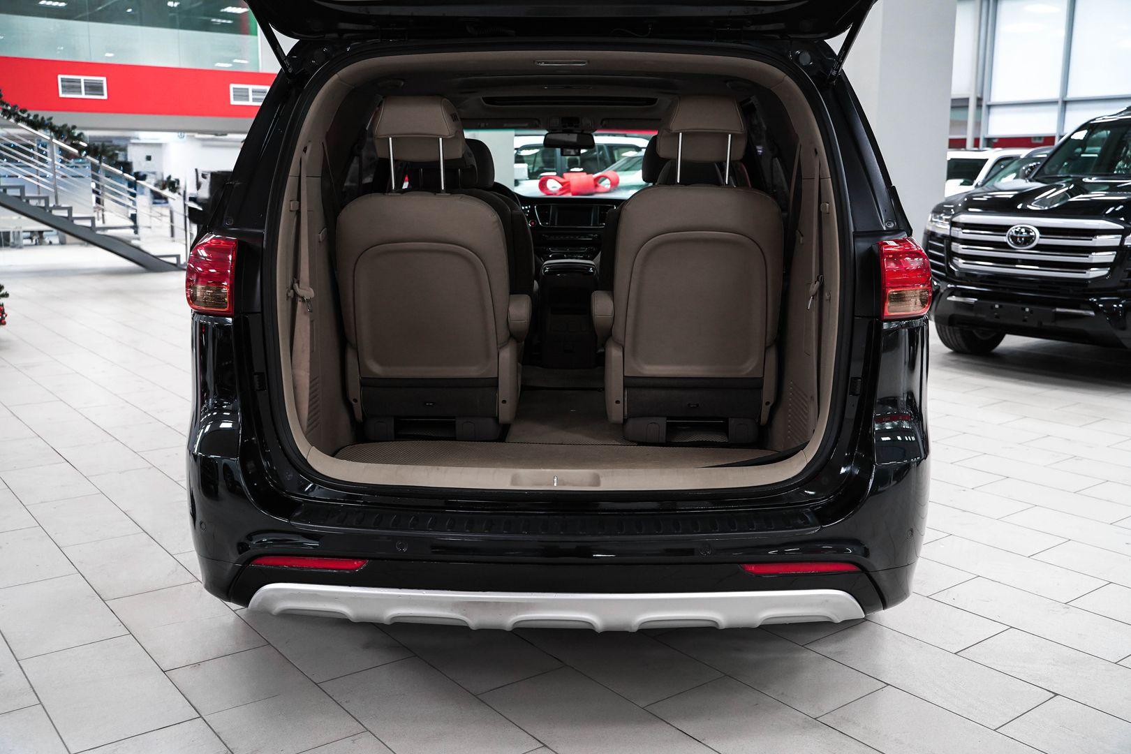 Kia Carnival 2017, черный, ДЦ Орехово
