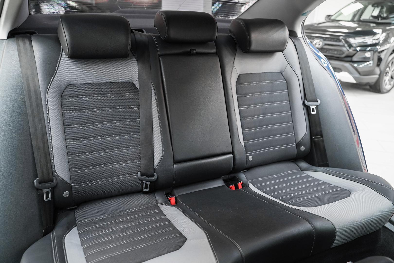 Volkswagen Jetta 2012, синий, ДЦ Орехово
