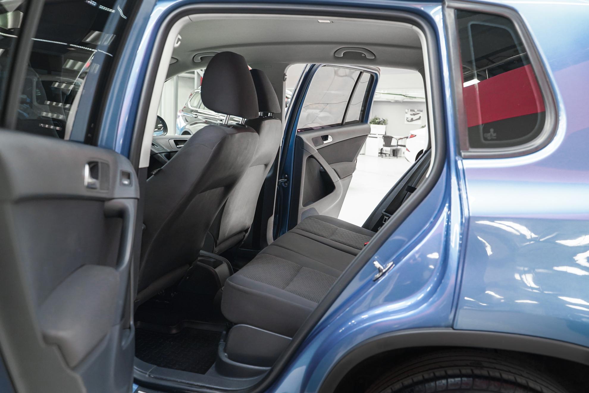 Volkswagen Tiguan 2012, синий, ДЦ Орехово