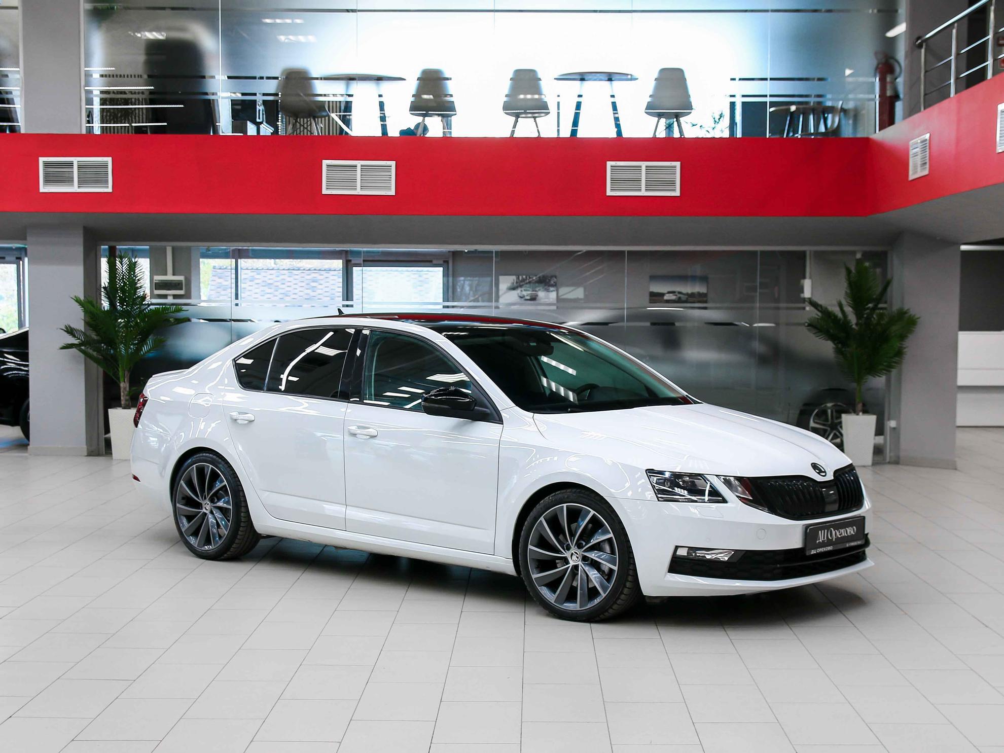 Skoda Octavia 2018, белый, ДЦ Орехово
